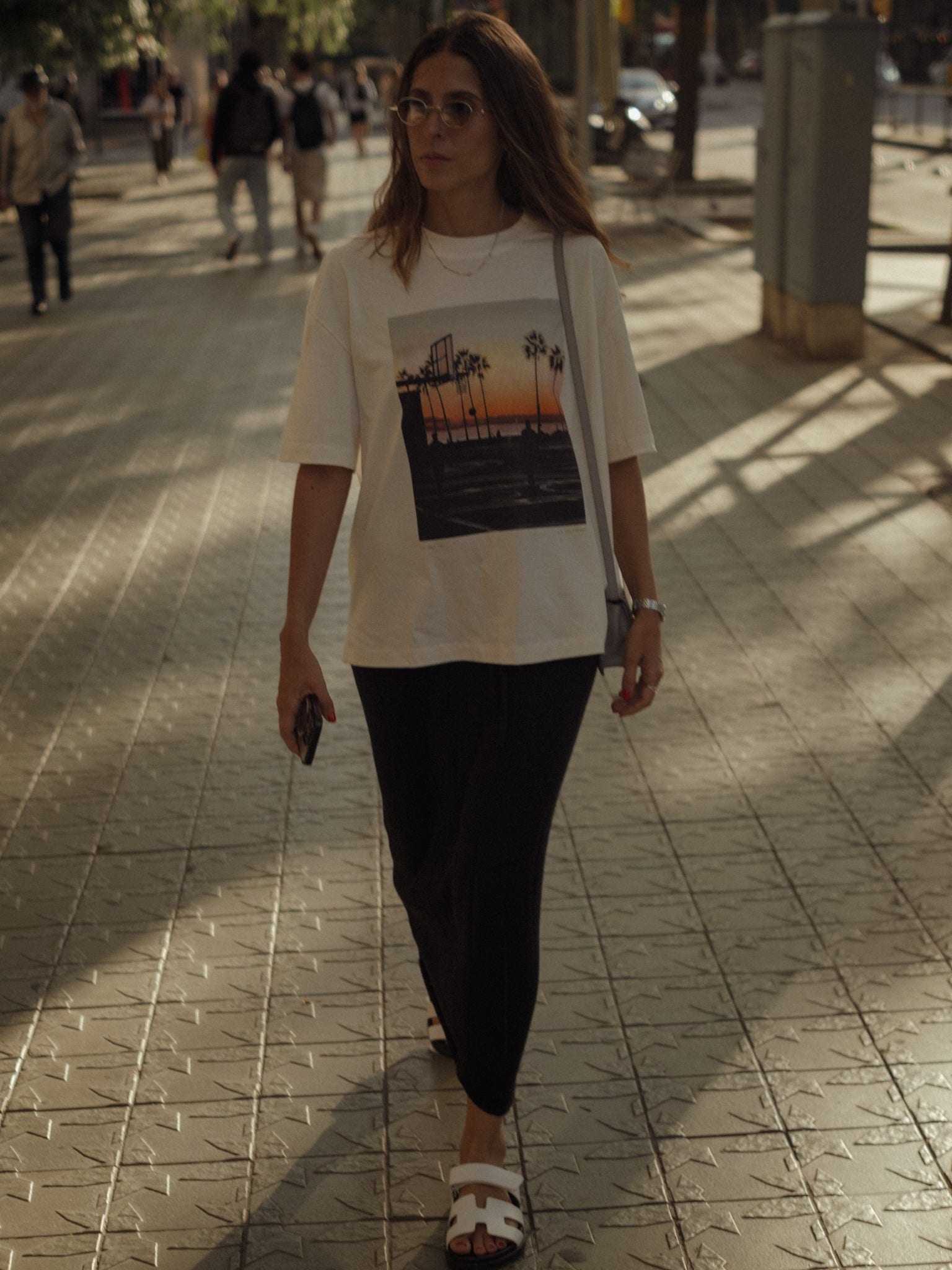 L.A. SUNSET PHOTOGRAPHY T-SHIRT - SOFT WHITE - imagen 2