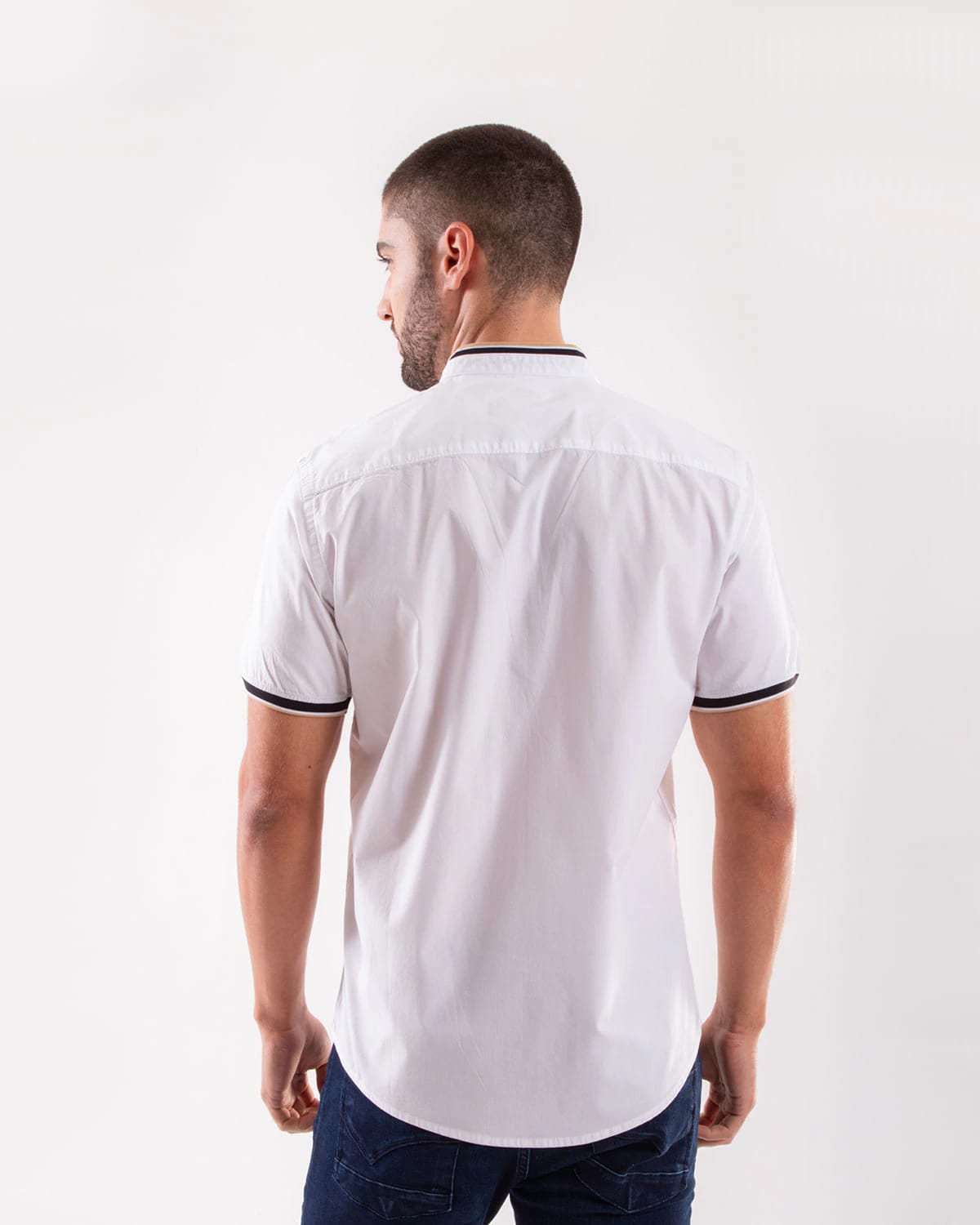 Camisa blanca manga corta para hombre - imagen 12