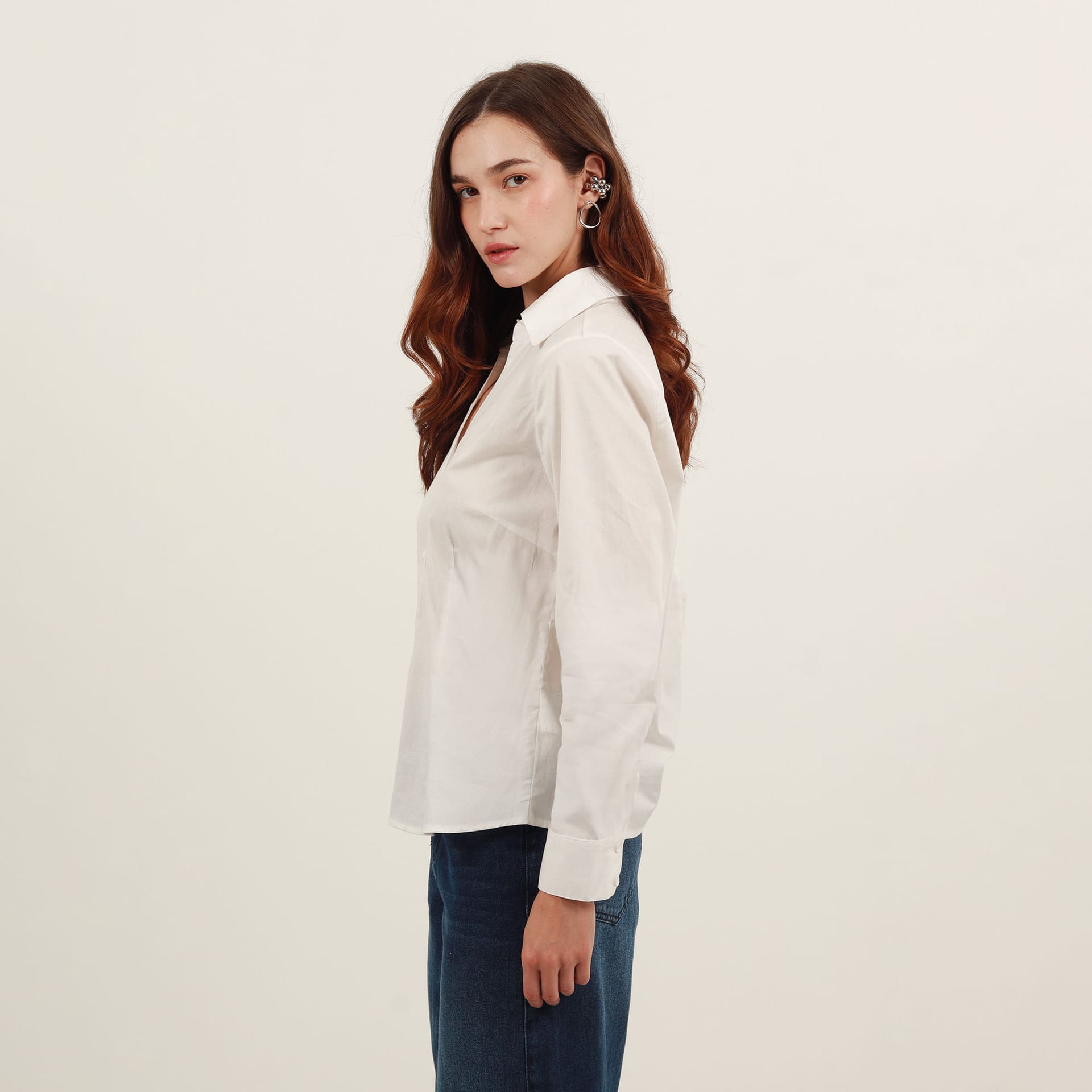 Blusa abierta cuello sport manga larga con pinzas de entalle - imagen 10