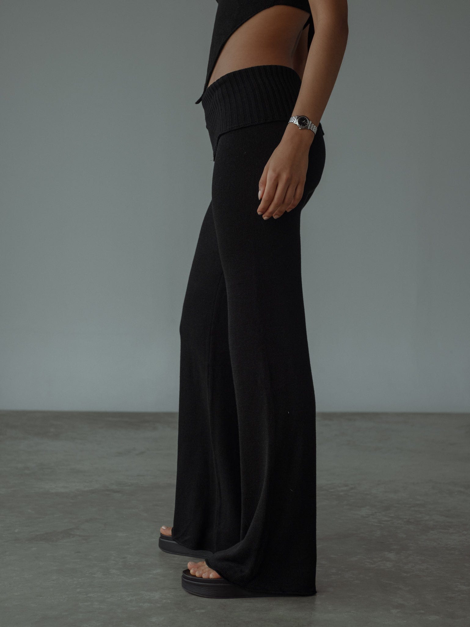 KNIT FLARE PANT - BLACK - imagen 8