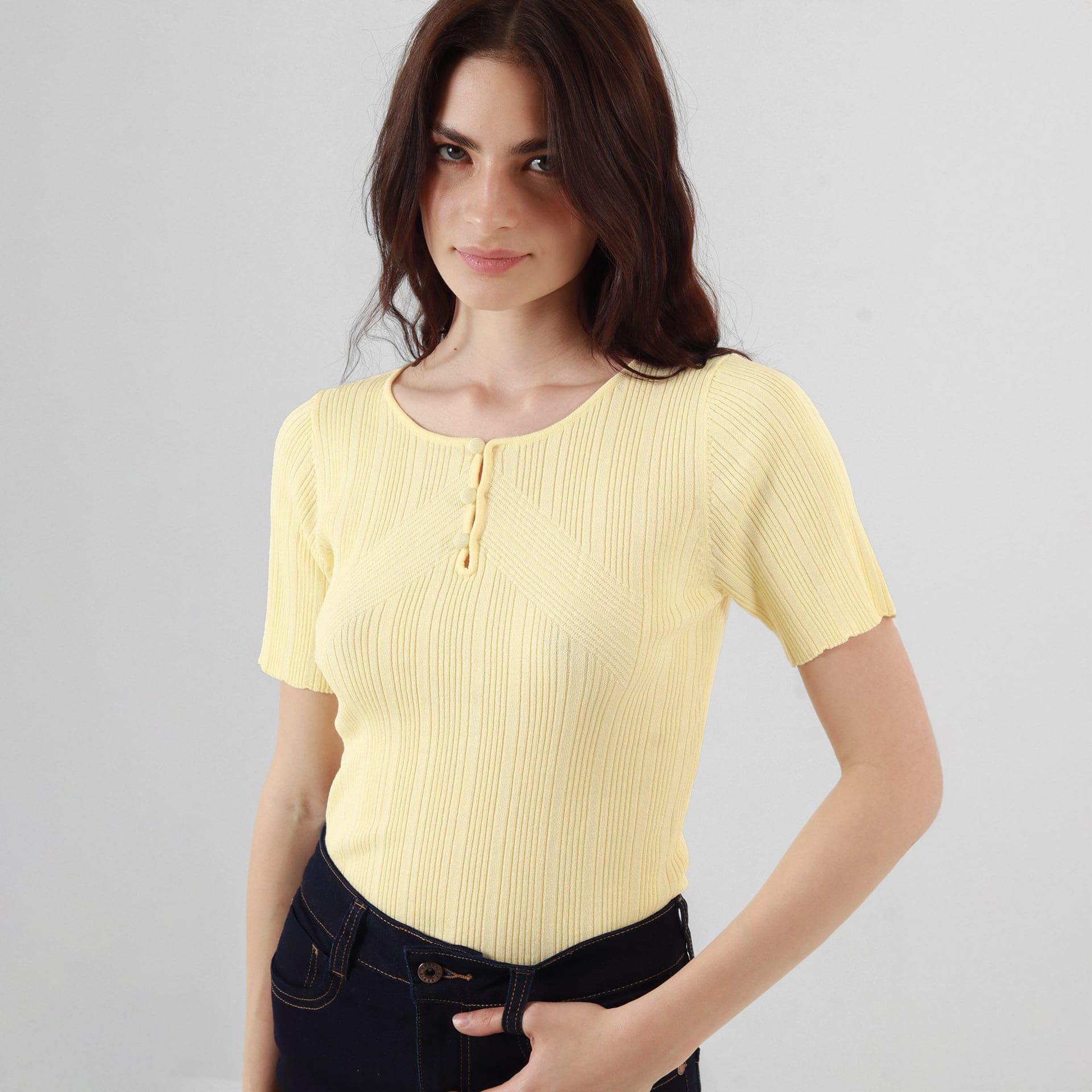 Sweater básico cuello redondo manga corta - imagen 1