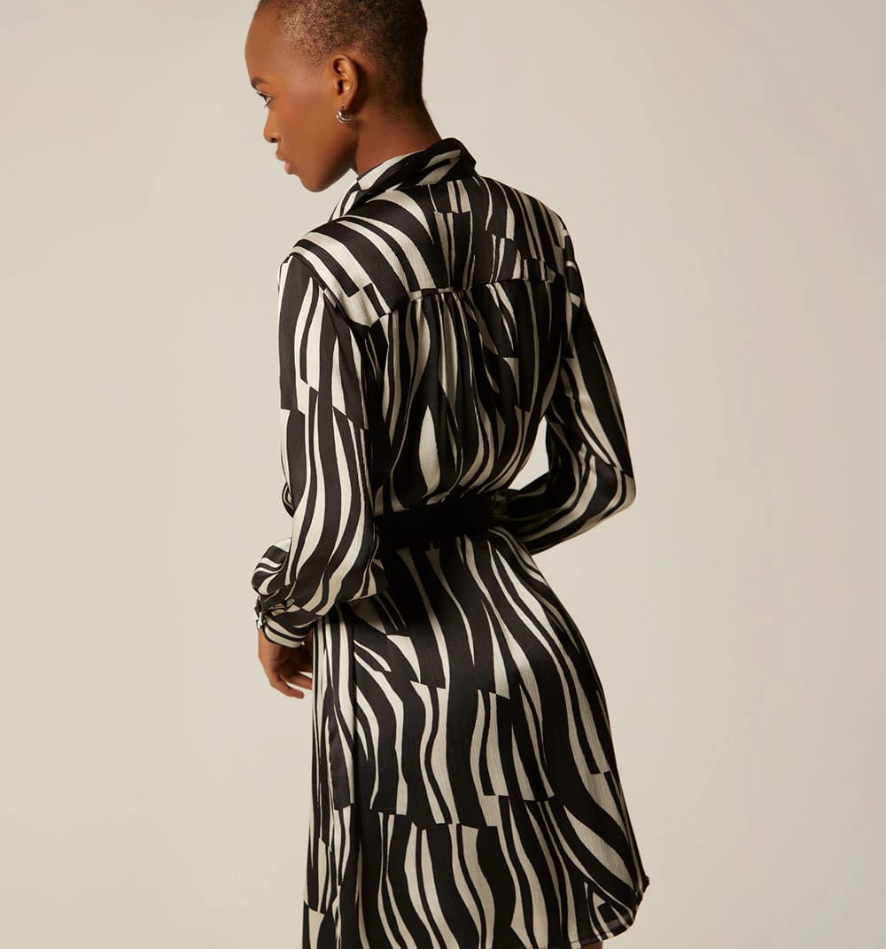 Vestido camisero con correa - imagen 5