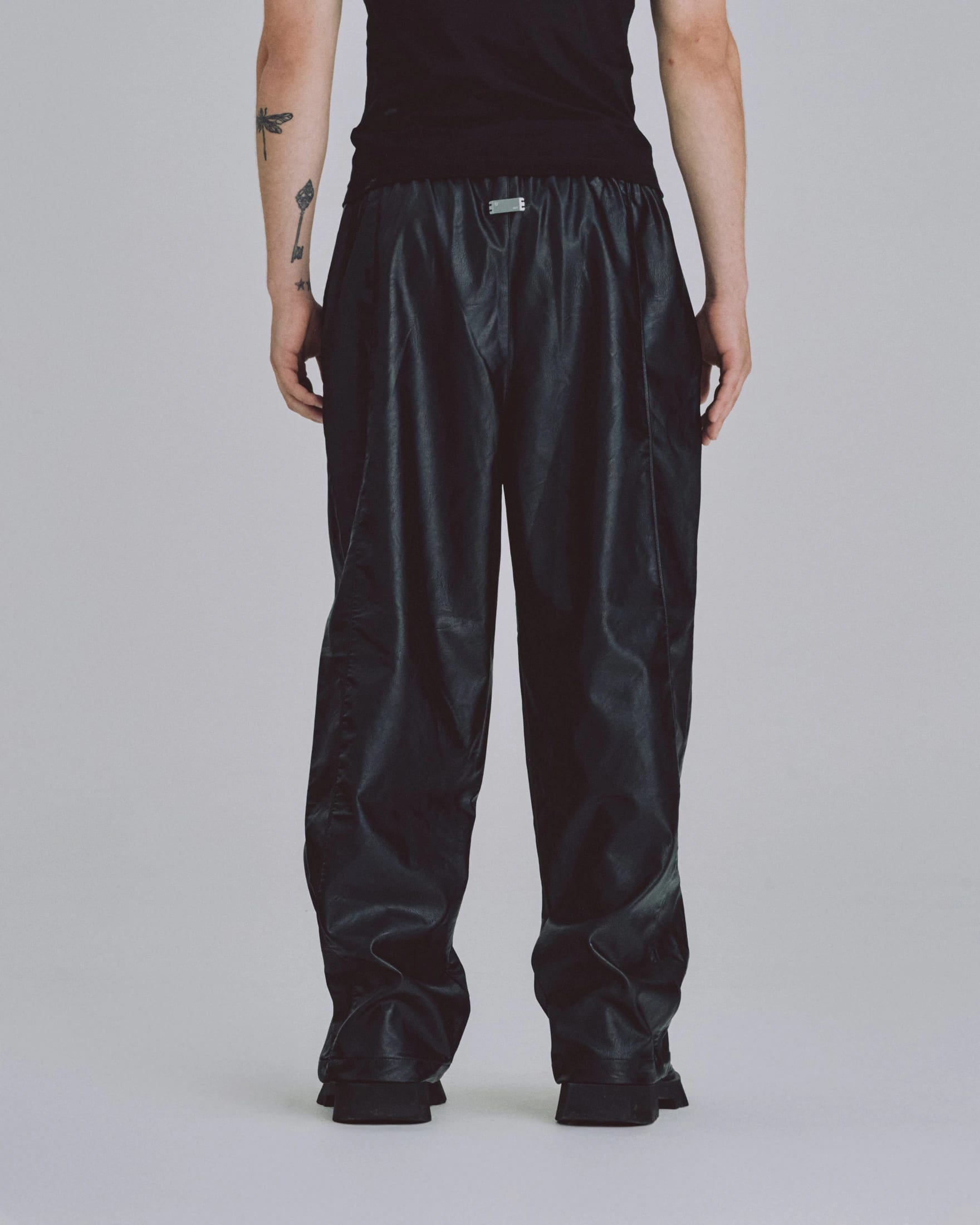 Basics Synthetic Straight Pants Black - imagen 7