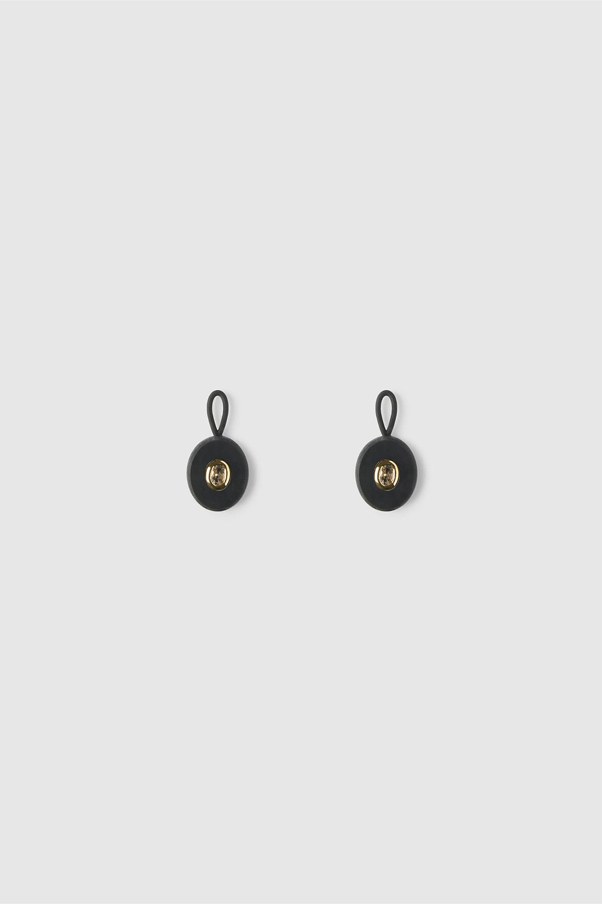 LIQUORICE - M EARRINGS + PENDANT - imagen 3
