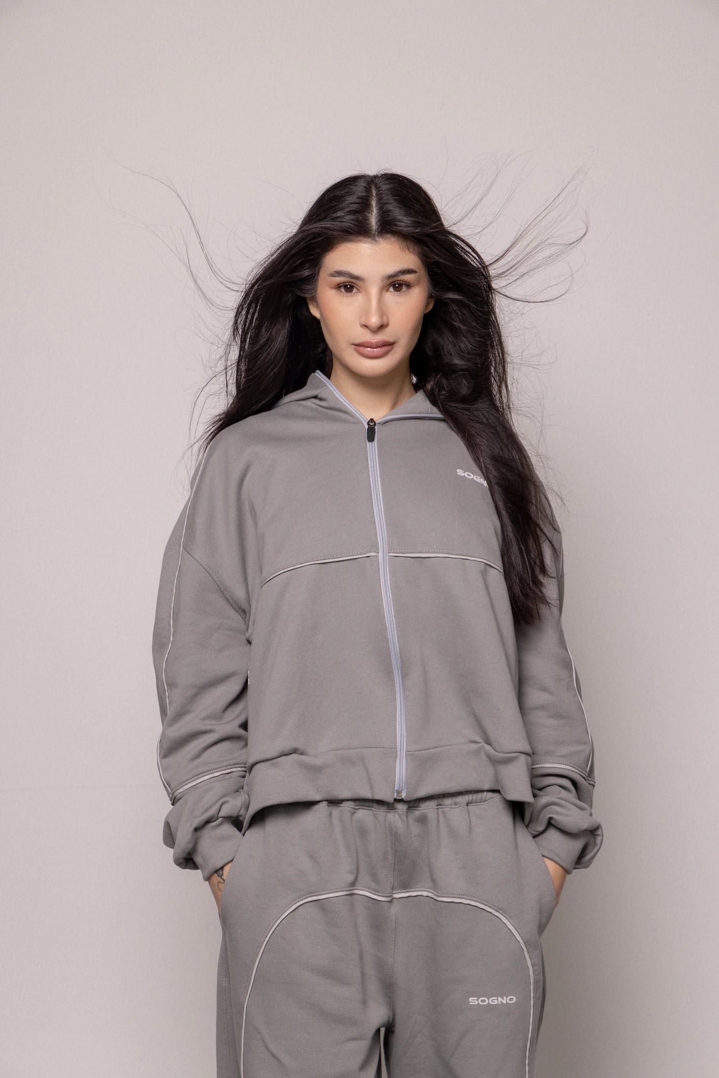 Hoodie 87/27 Sgo Dama-Gris - imagen 1