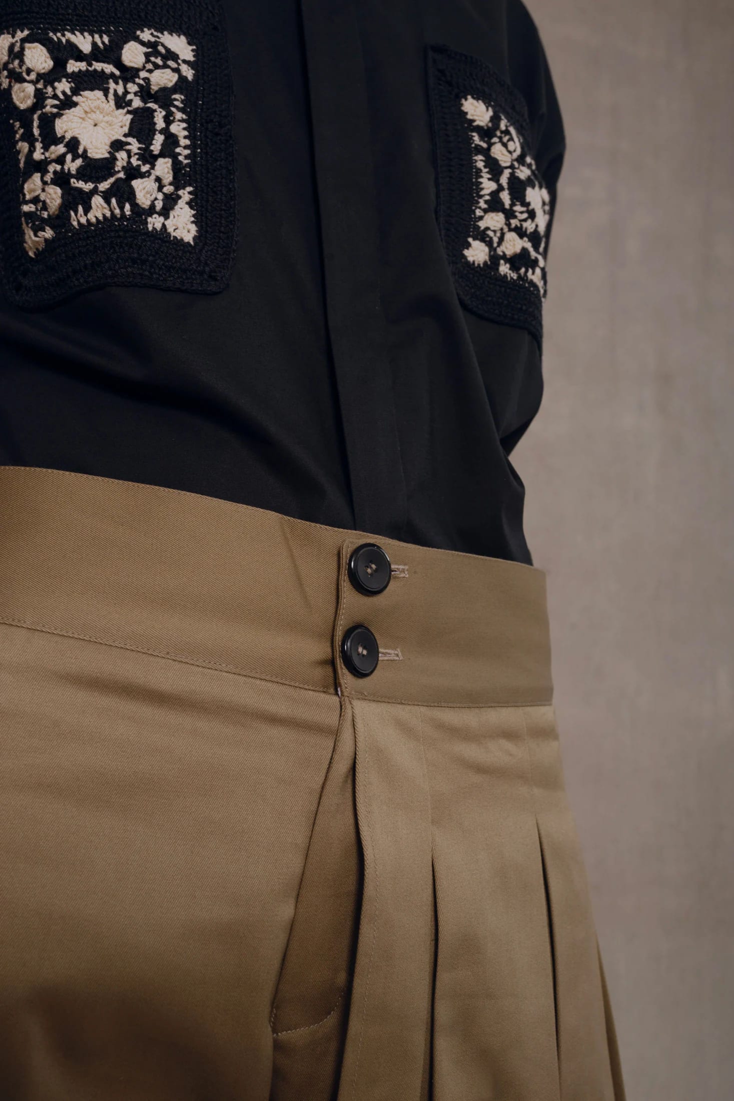 Pocket-Full Black Shirt - imagen 6