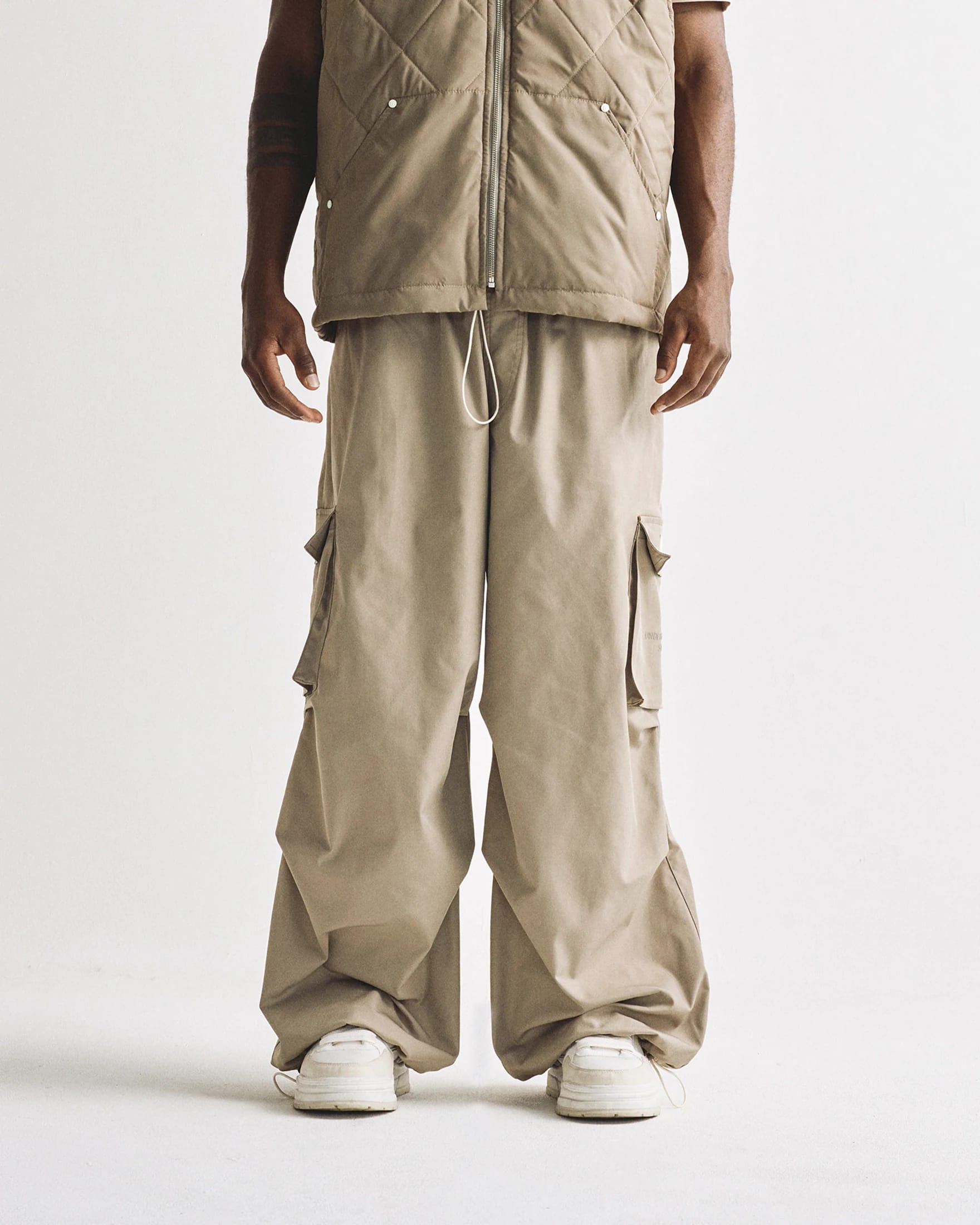 Basics Parachute V2 Cargo Pants Cream - imagen 3