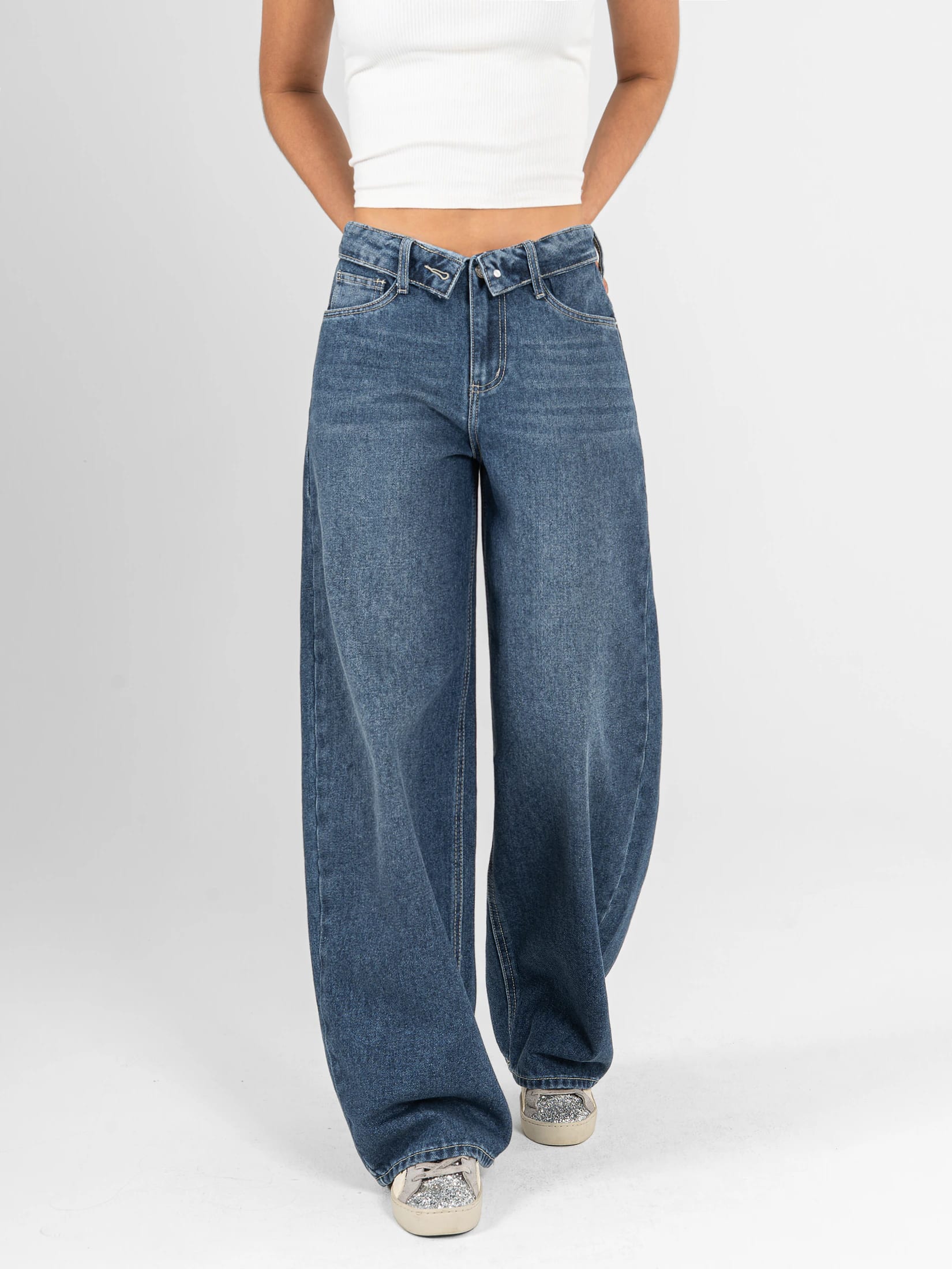 Ref: 066570 Jean wide leg, rígido, tiro medio, detalle en pretina, tono azul medio oscuro - imagen 1