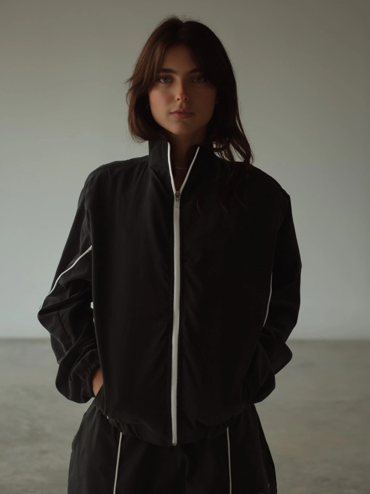 RETRO WINDBREAKER - BLACK - imagen 6