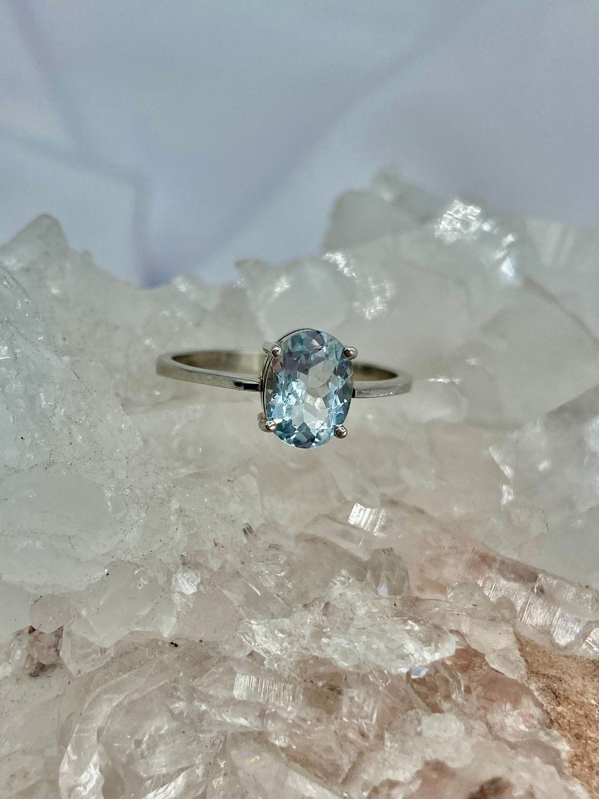 Anillo Aguamarina Óvalo Oro Blaco 18 K - imagen 1