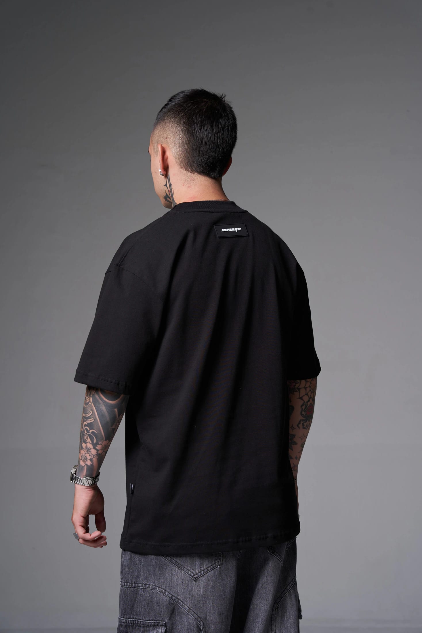 T shirt negra all we need 250 gramos - imagen 4