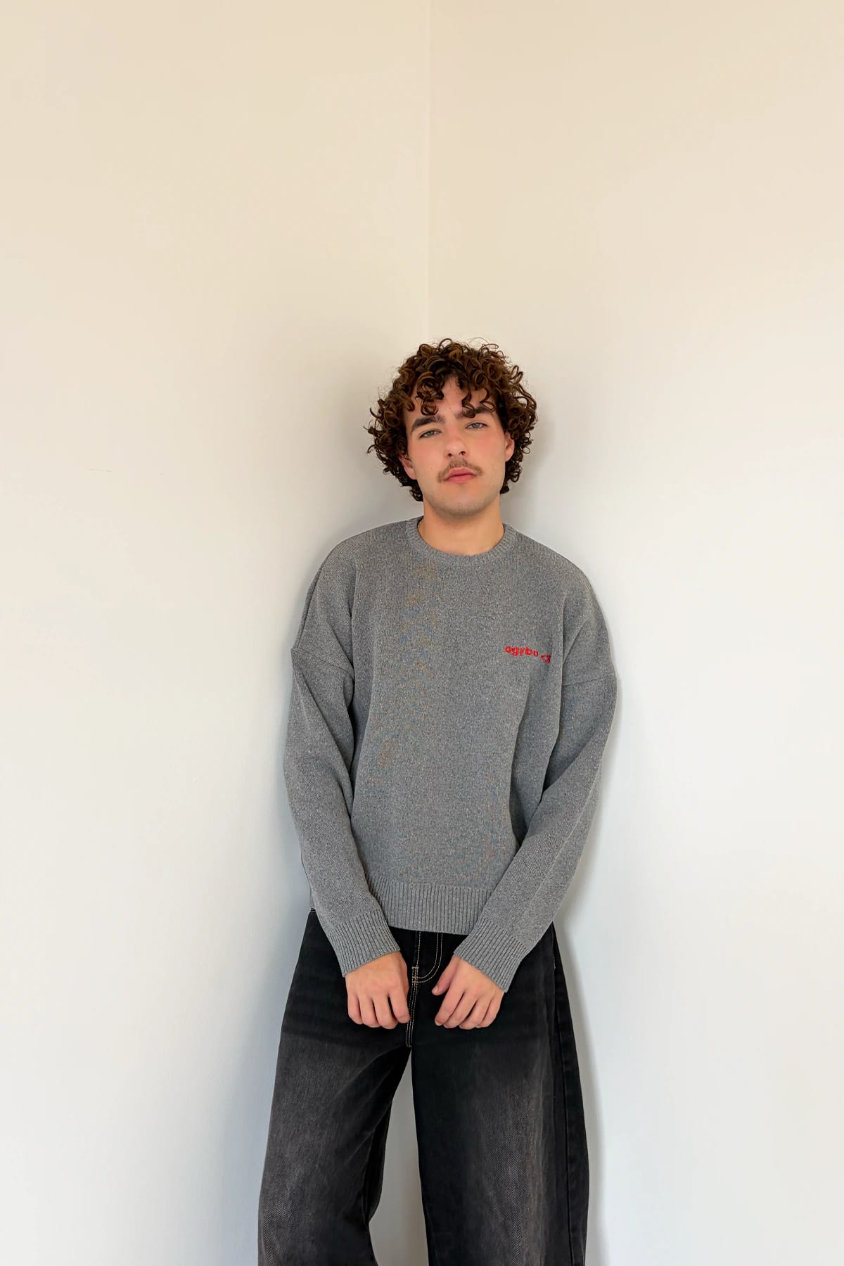 LOGO <3 SWEATER DARK GREY - imagen 3