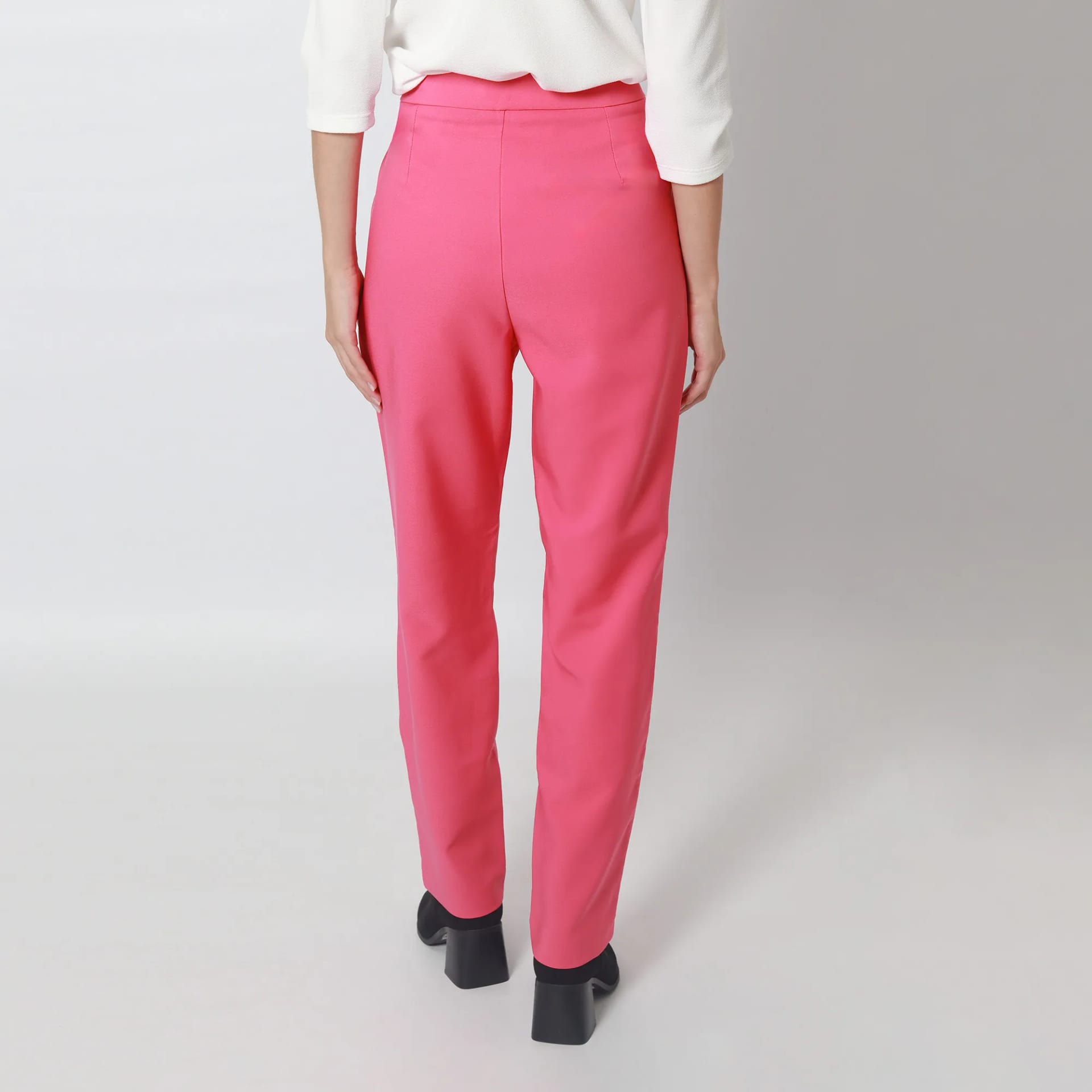 Pantalon Tiro Medio Bota Recta - imagen 5