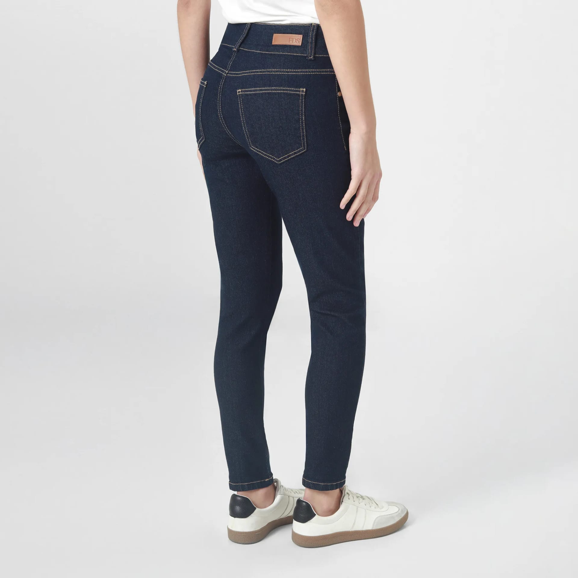 Jean Tiro Medio Bota Skinny - imagen 3