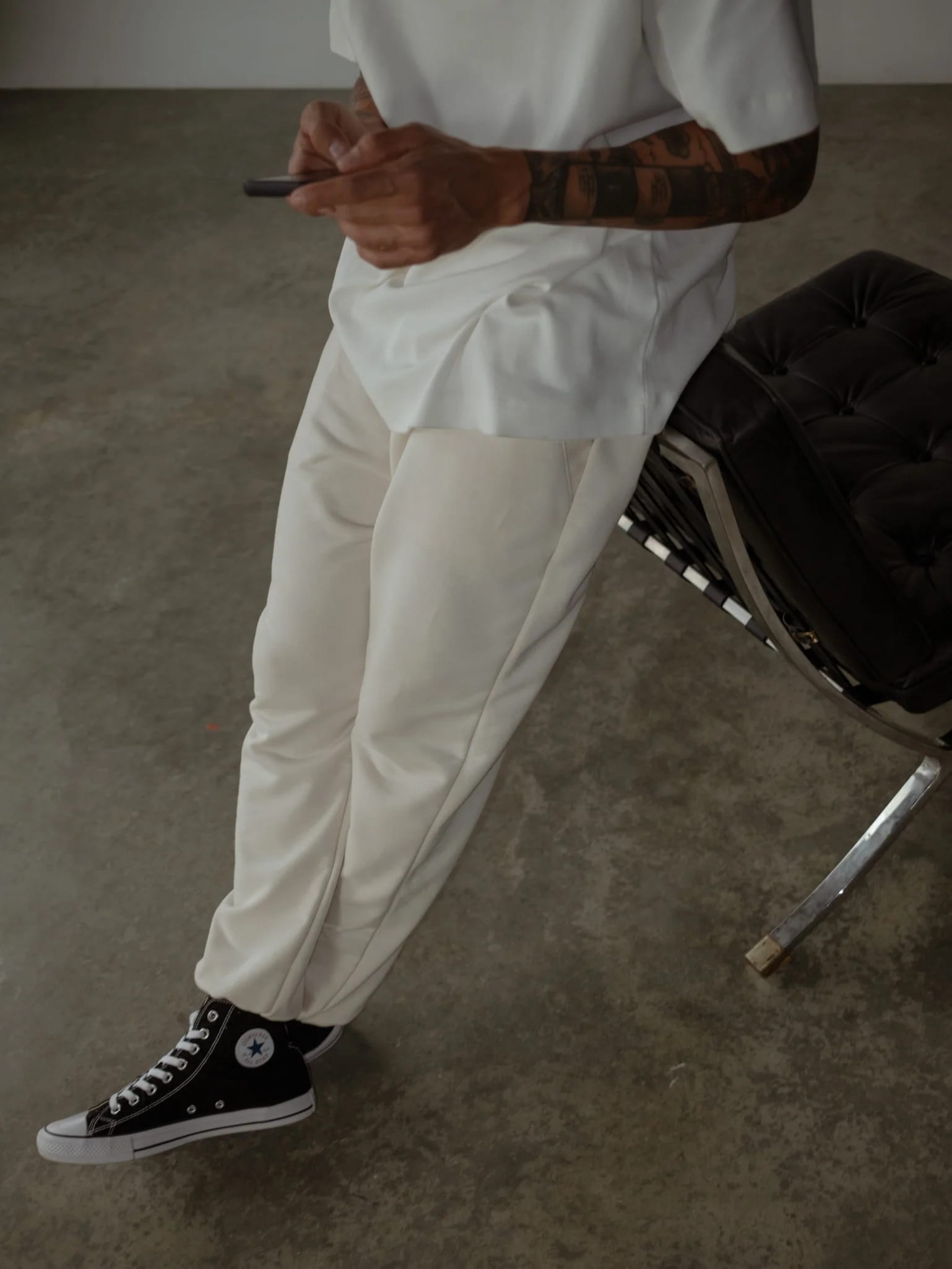 MEN MINIMAL JOGGER - CREAMY - imagen 8