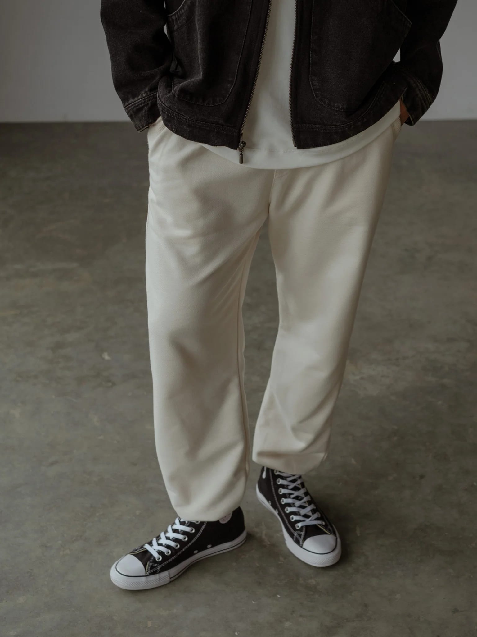 MEN MINIMAL JOGGER - CREAMY - imagen 2