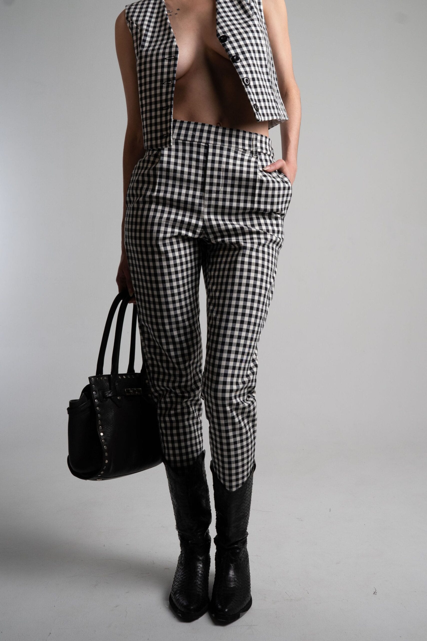 Chaleco y Pantalón Chaplin Cuadros Negros - imagen 9