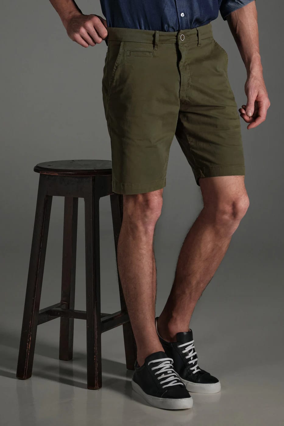 Bermuda Chino Slim Dril Verde Militar - imagen 1
