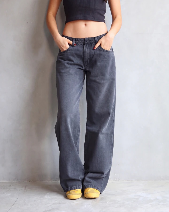 JEAN LOW WIDE FIT TIRO BAJO ANCHO NEGRO - imagen 1