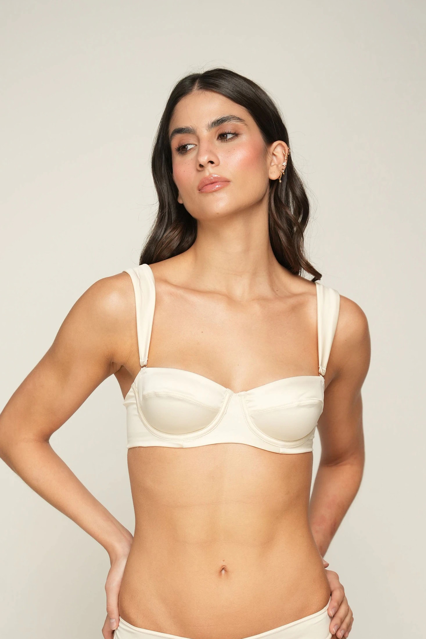 STRAPLESS CON ARO ELLIPSE SUAVIDAD PERLA - imagen 1