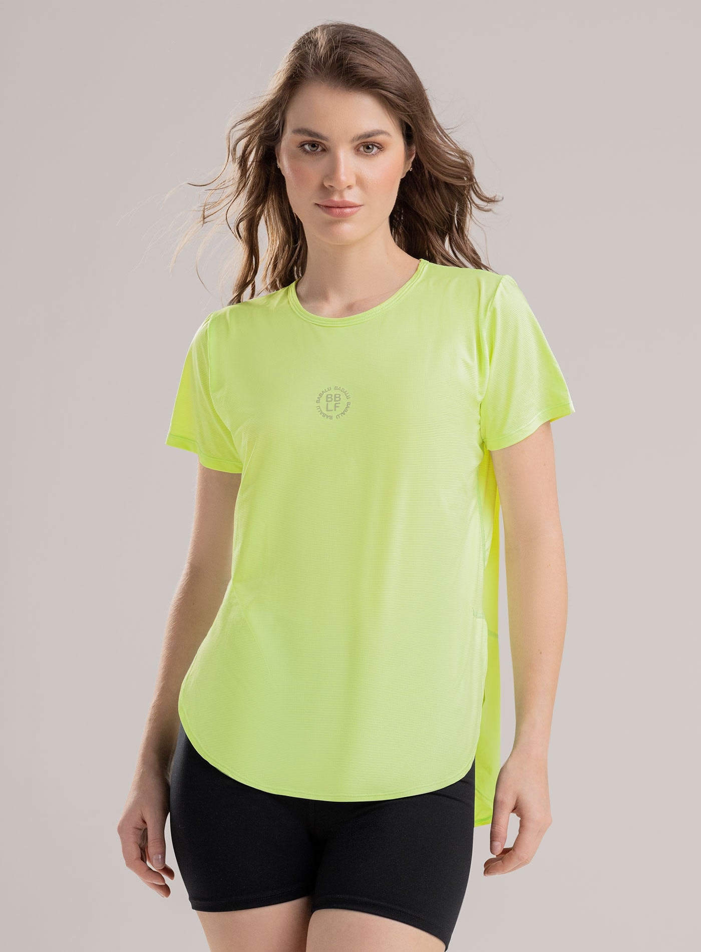 CAMISETA DEPORTIVA CON ABERTURA EN COSTADOS - imagen 1