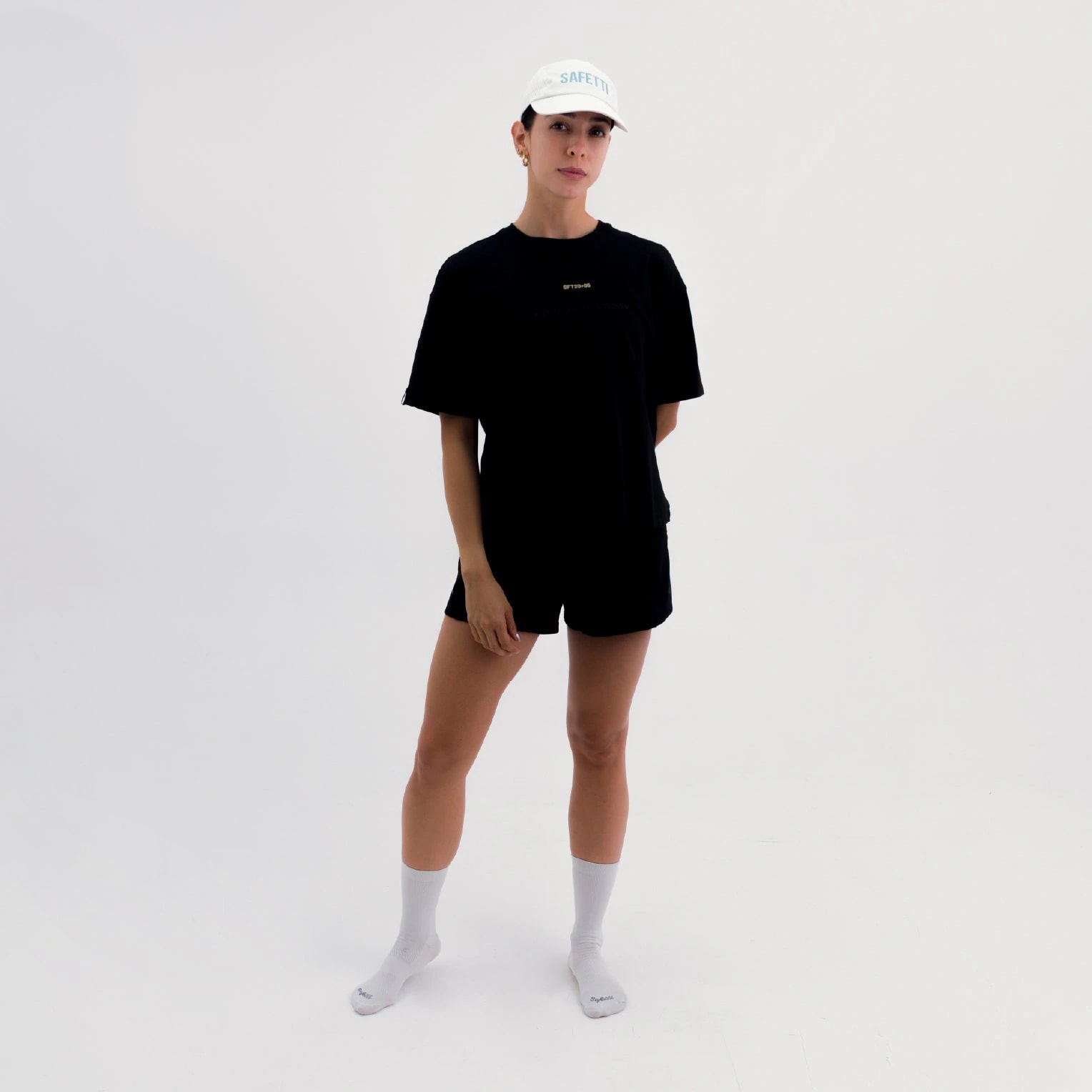 CAMISETA LIFESTYLE MANGA CORTA ROAM OVERSIZE BLACK PARA MUJER - imagen 1