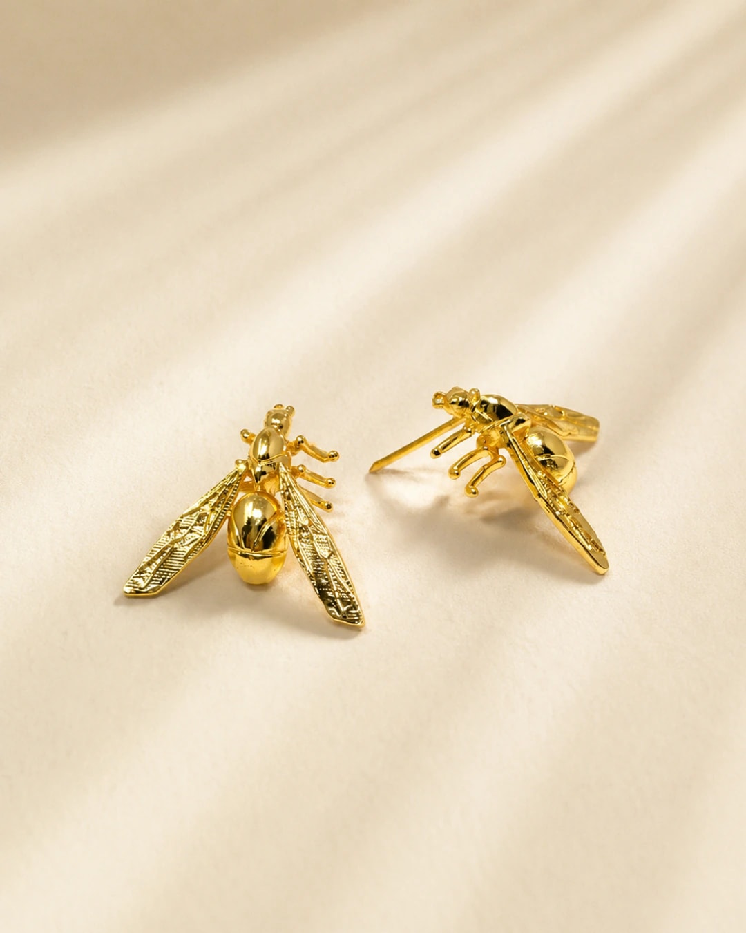 Aretes topos Hormiga dorada - imagen 1