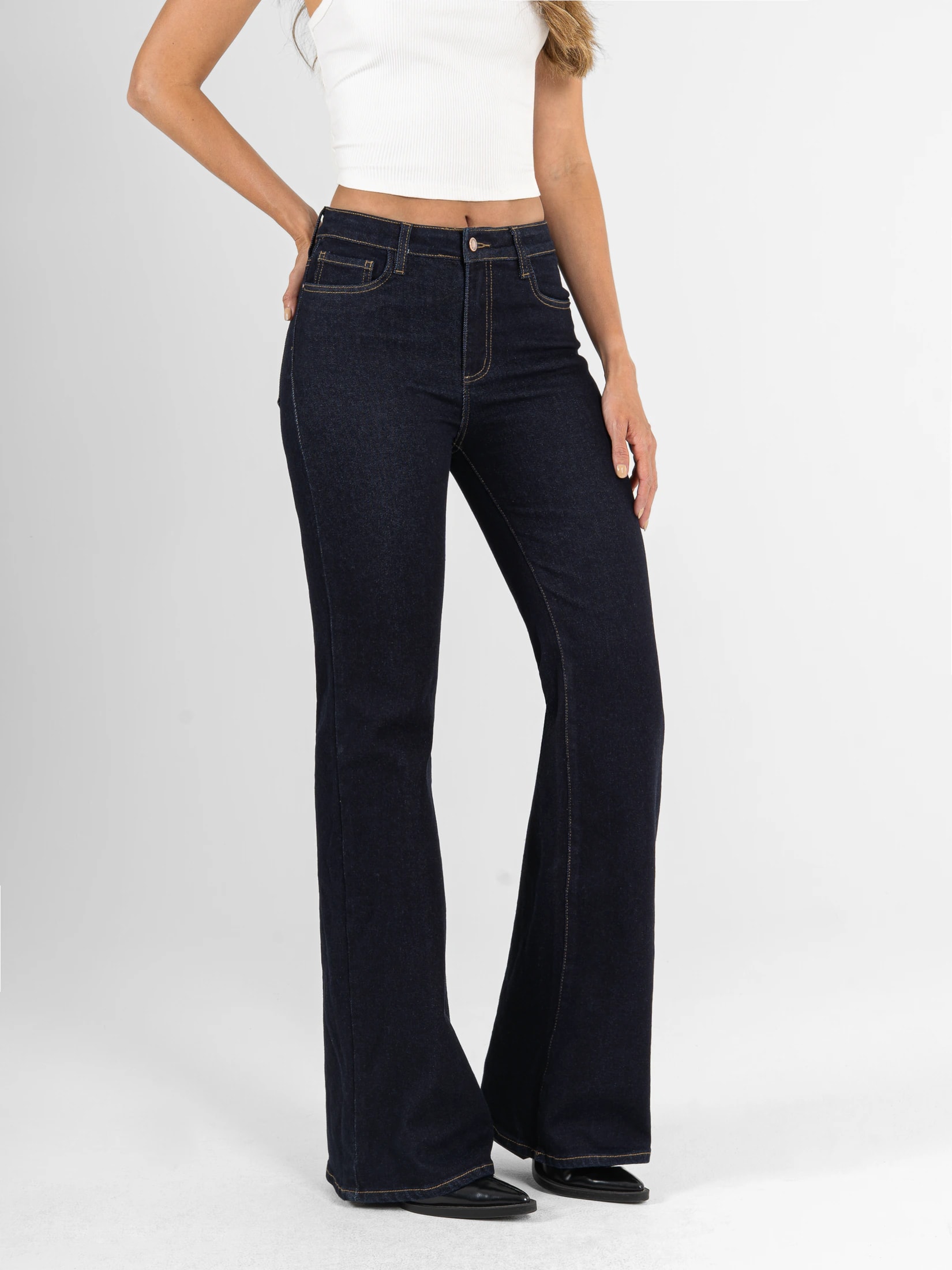 Ref: 066621 Jean flare stretch, bota ancha, tiro alto, tono azul oscuro - imagen 1
