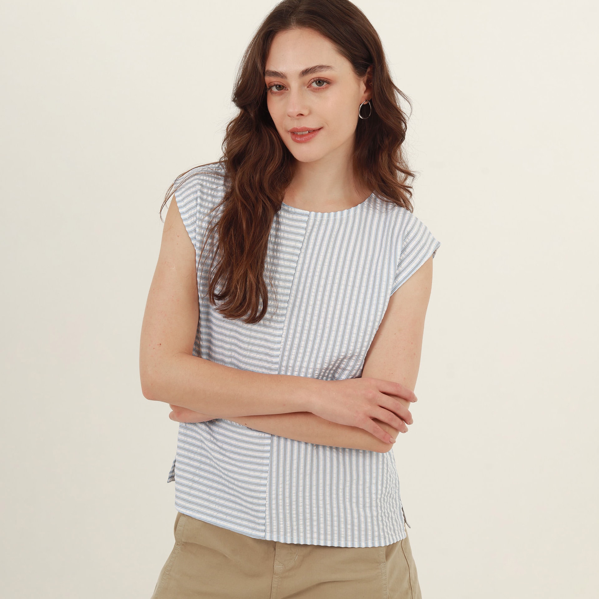 Blusa estampada cuello redondo manga sisa - imagen 1