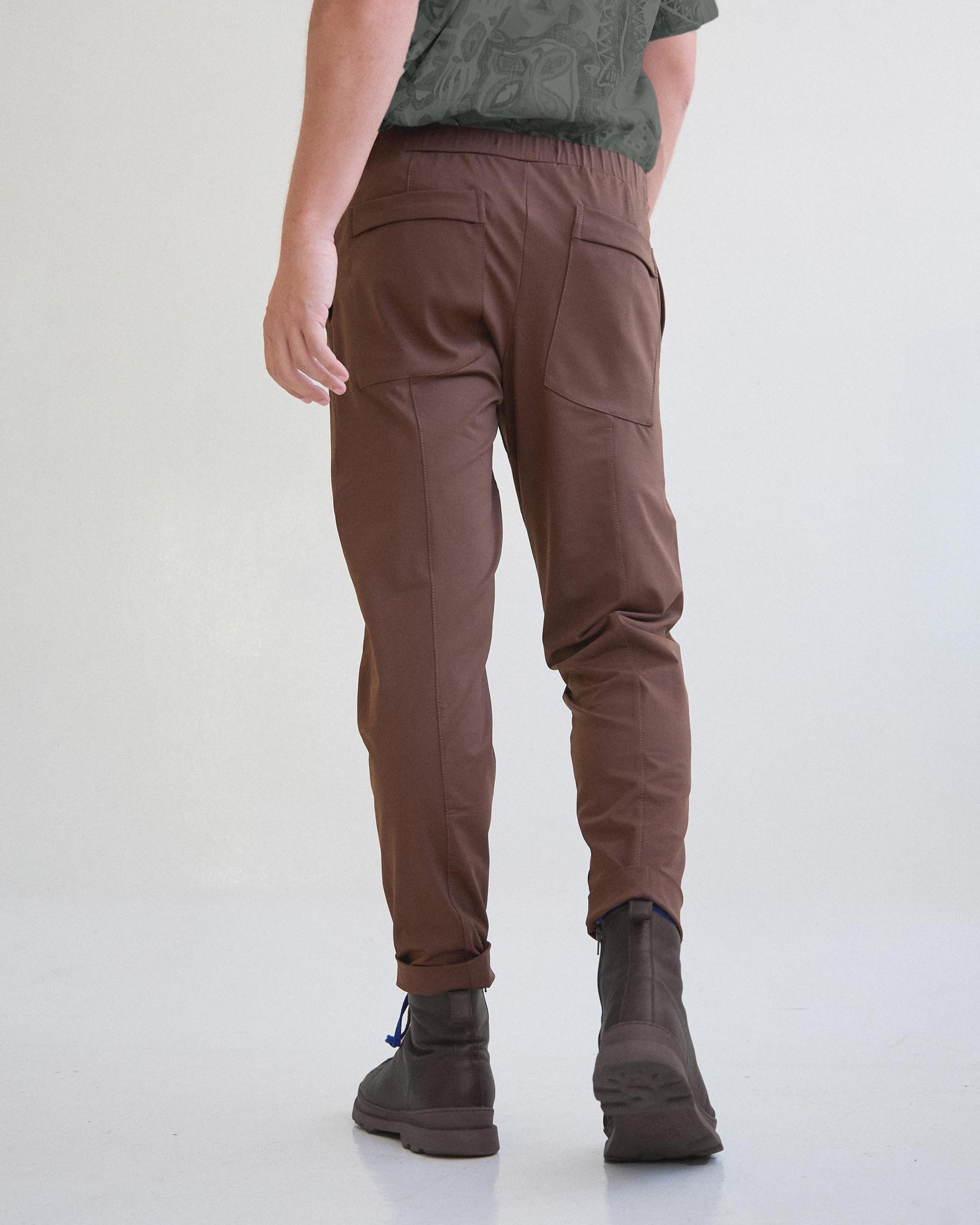 Pantalón Tech Clásico Café MAGO - imagen 1