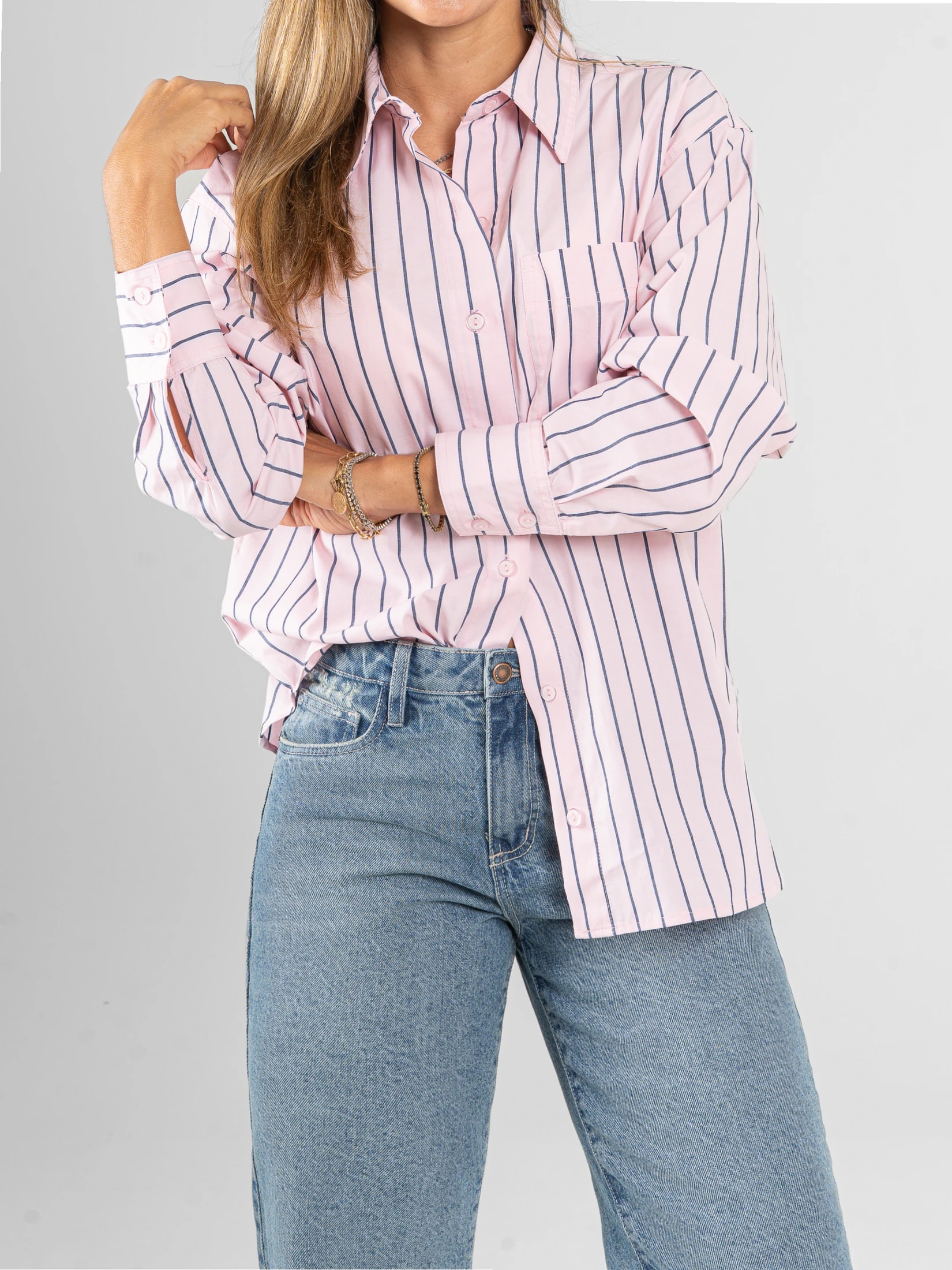 Ref: 0610685 Camisa manga larga, fit cómodo con cuello camisero y diseño de rayas en tono rosa - imagen 1