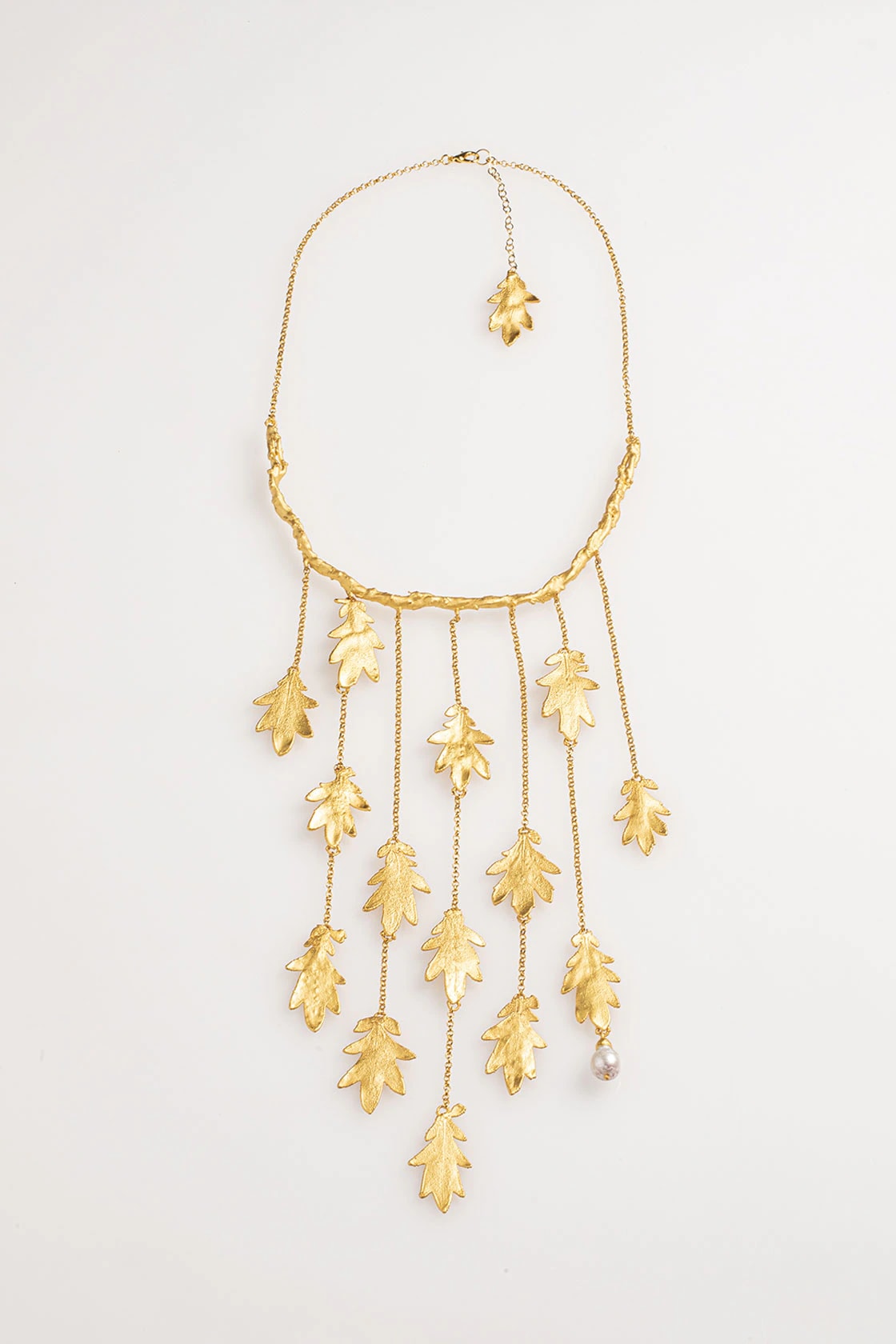 CHRYSANTHEMUS LEAVES AND ROOTS NECKLACE - imagen 1