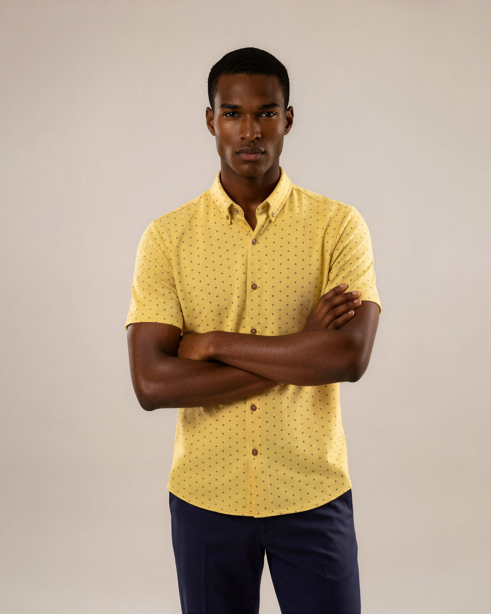 Camisa en tejido de punto con mini prints amarillo - imagen 1