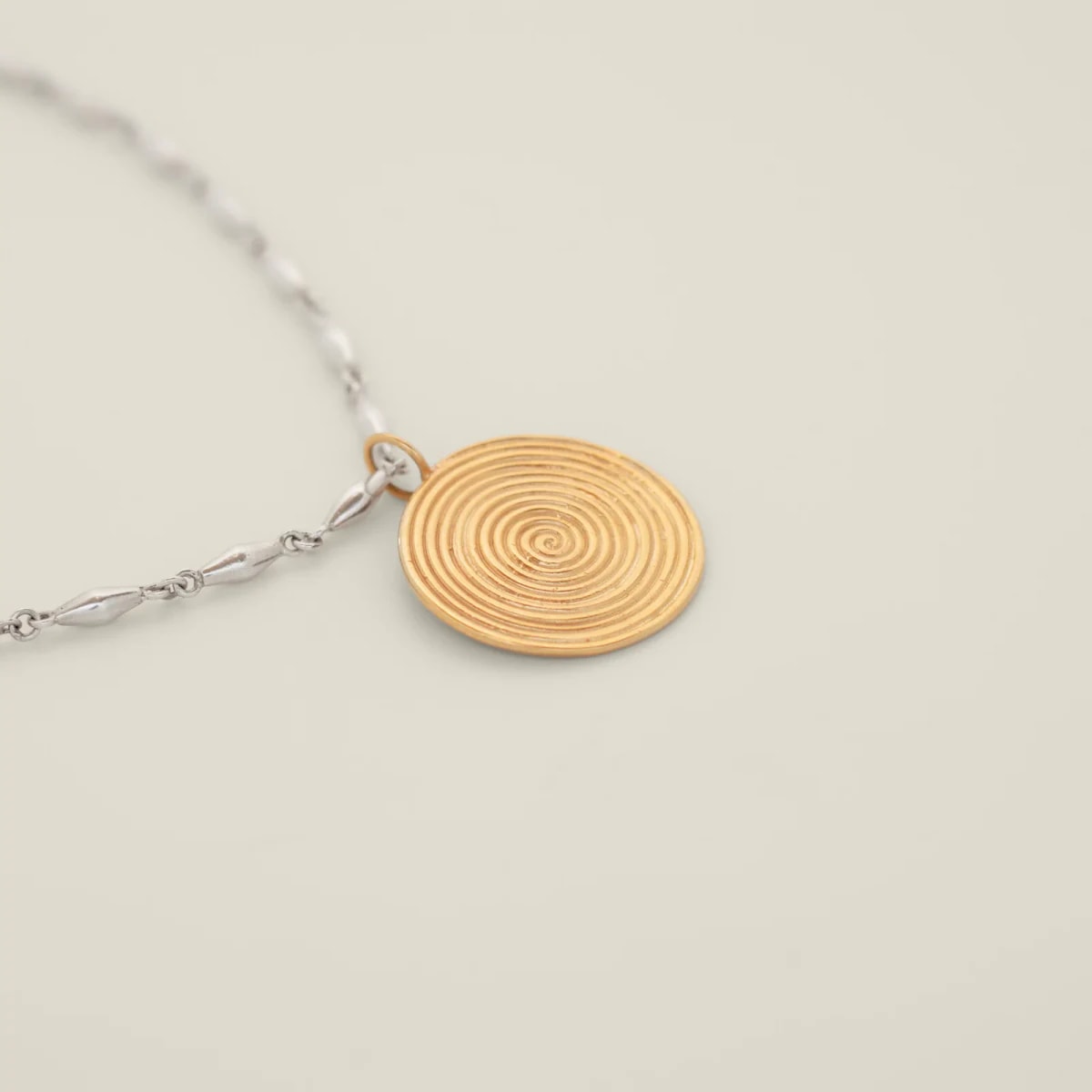 Uzumaki Pendant Gold - imagen 1