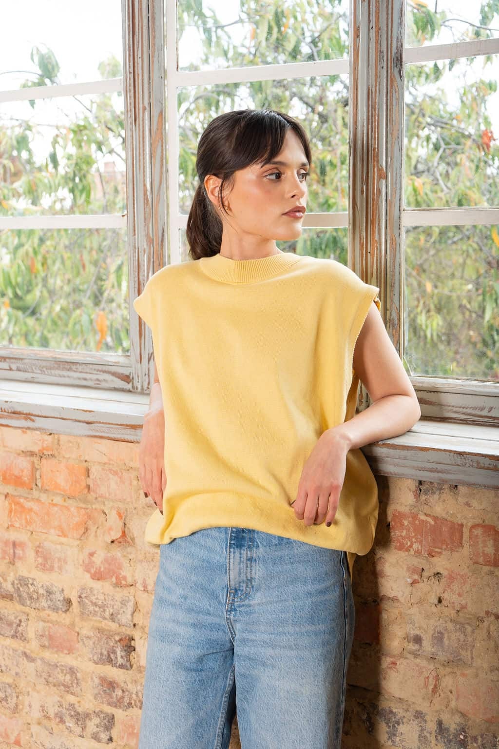 Chaleco Cruzado Amarillo - imagen 1
