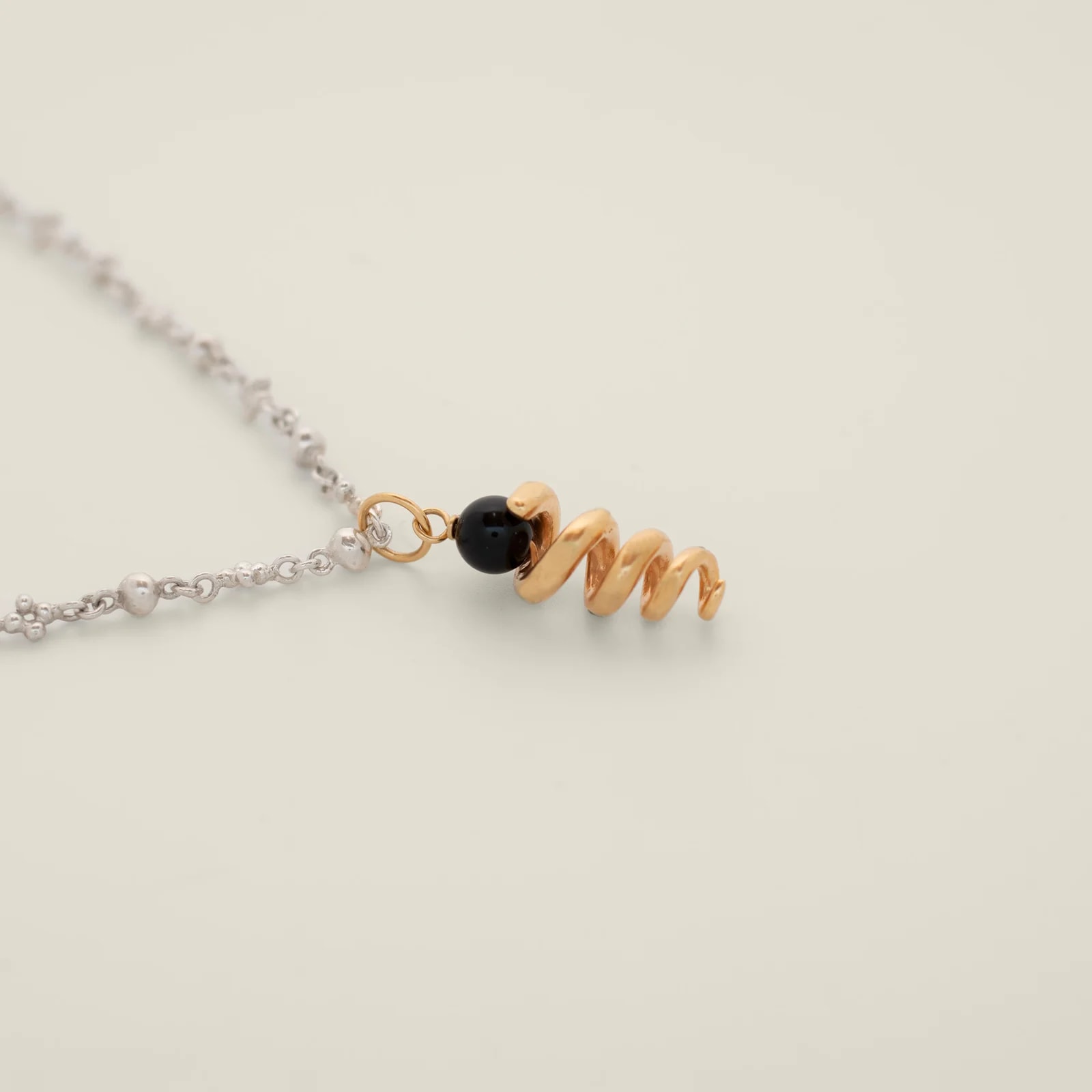Kundali Pendant Onyx Gold - imagen 1