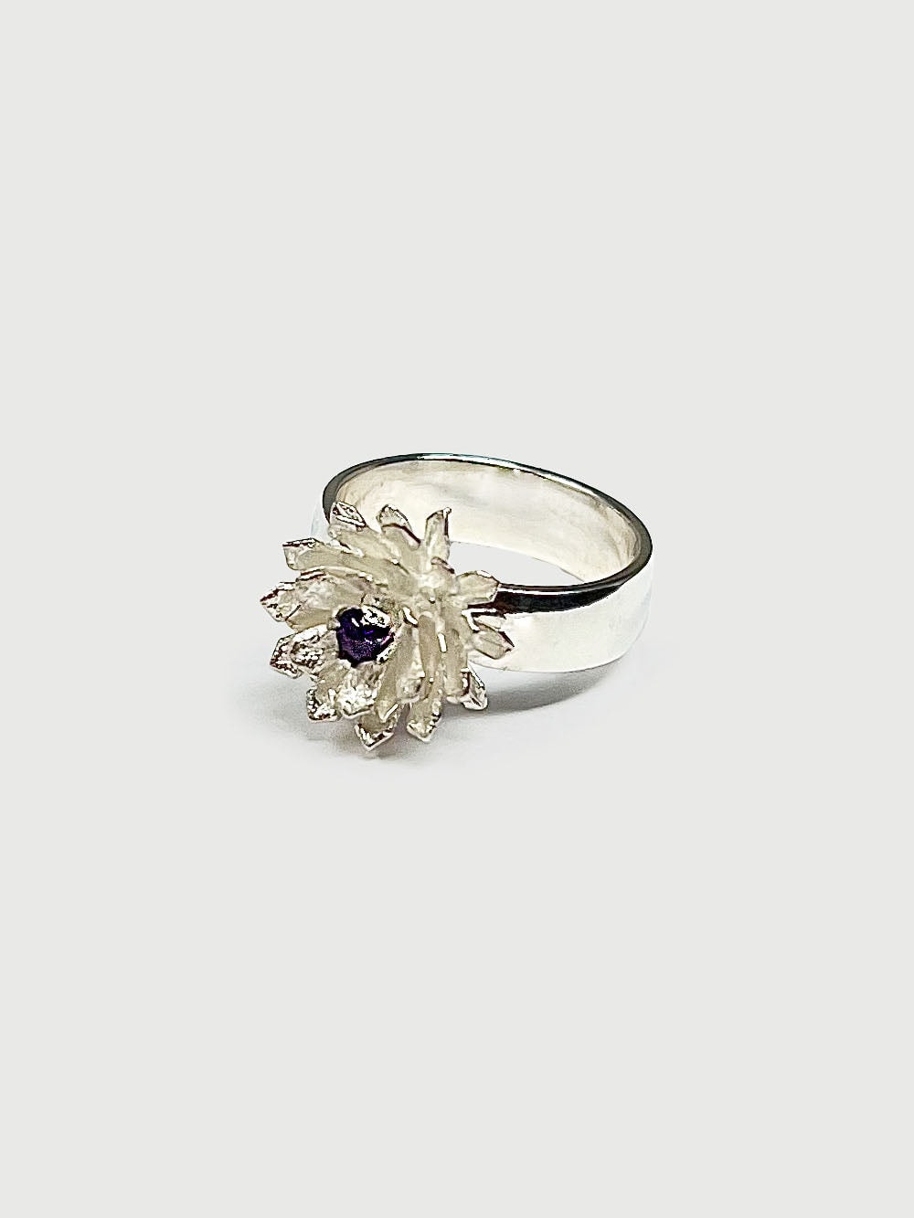 Anillo frailejón plata y amatista - imagen 1
