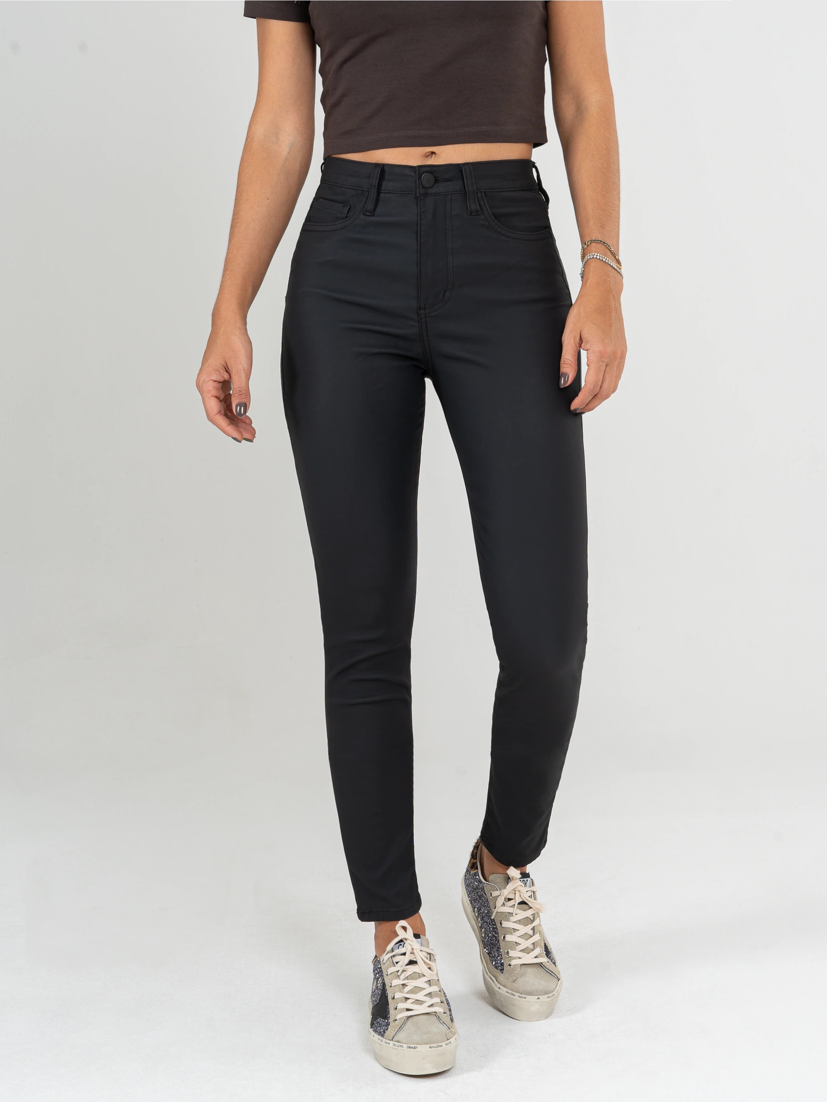 Ref: 066154 Pantalón Skinny, stretch, tiro alto, efecto cuero, tono negro. - imagen 1