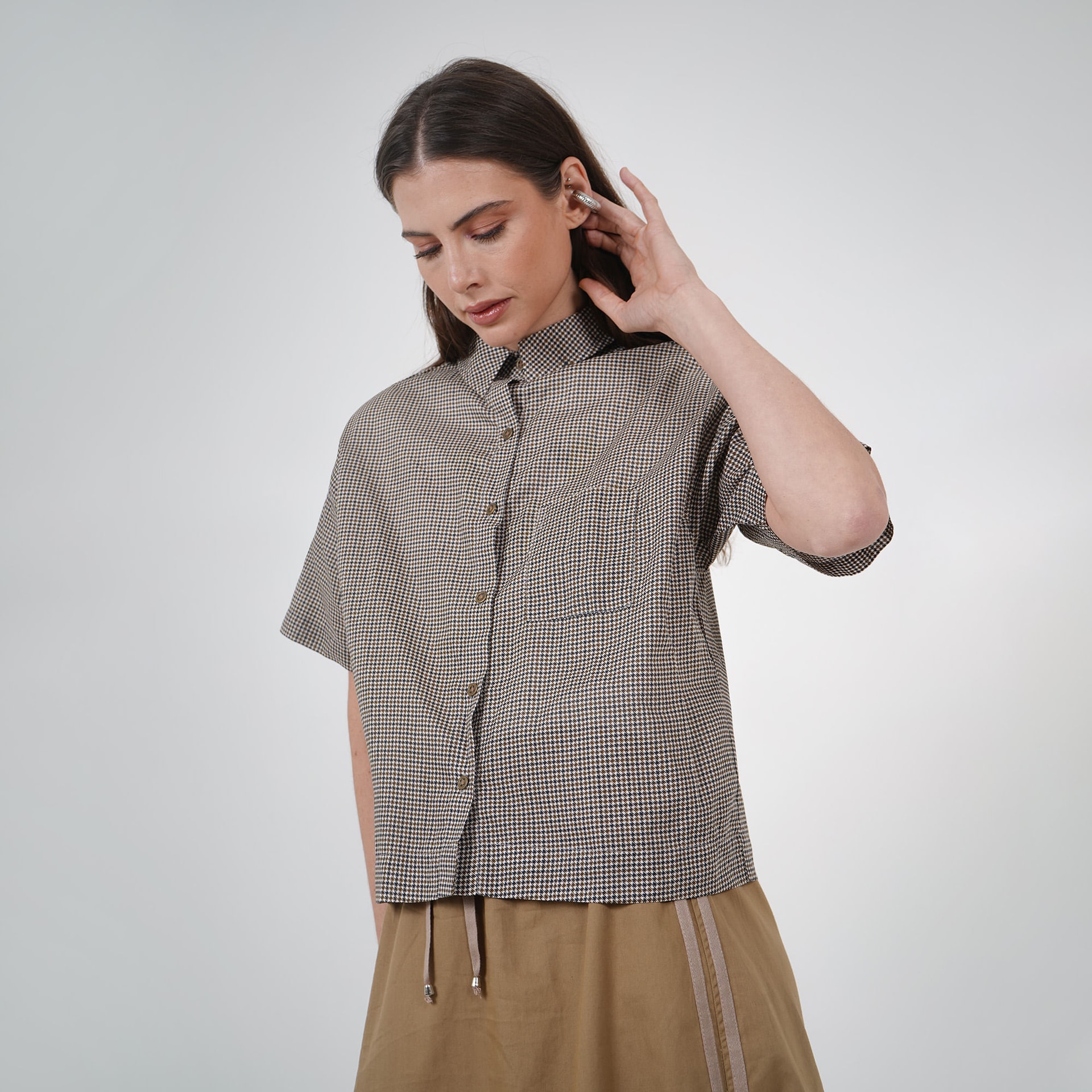 Blusa de cuadros cuello camisero manga corta con estampado Live - imagen 1