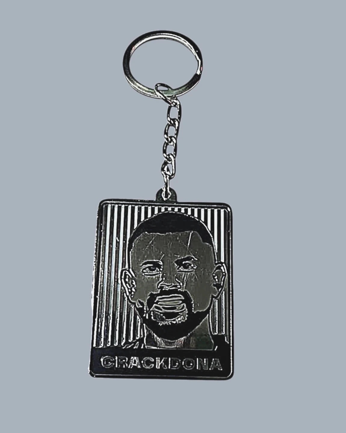 LLAVERO METALICO #8 CRACKDONA - imagen 1