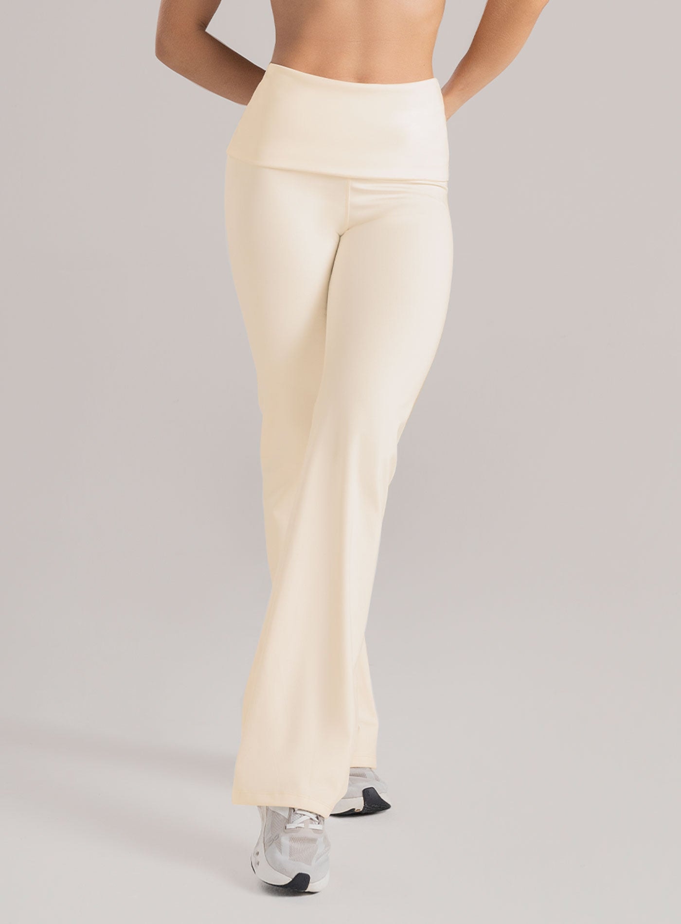PANTALÓN DEPORTIVO OLIVIA EN TELA KIARA - imagen 1