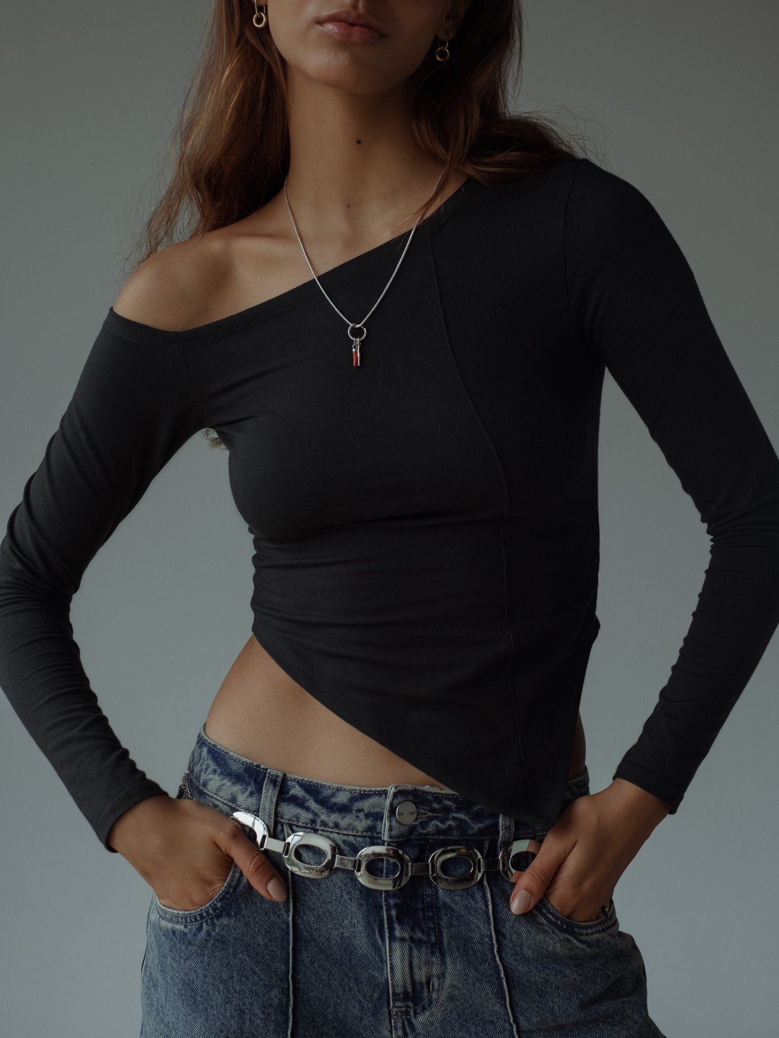 OPEN NECK LONG SLEEVE - BLACK - imagen 1