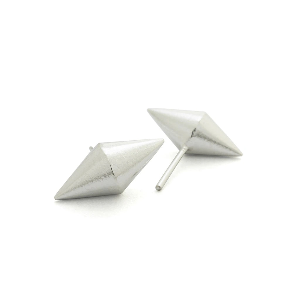 Aretes 2 conos medianos unidos - imagen 1