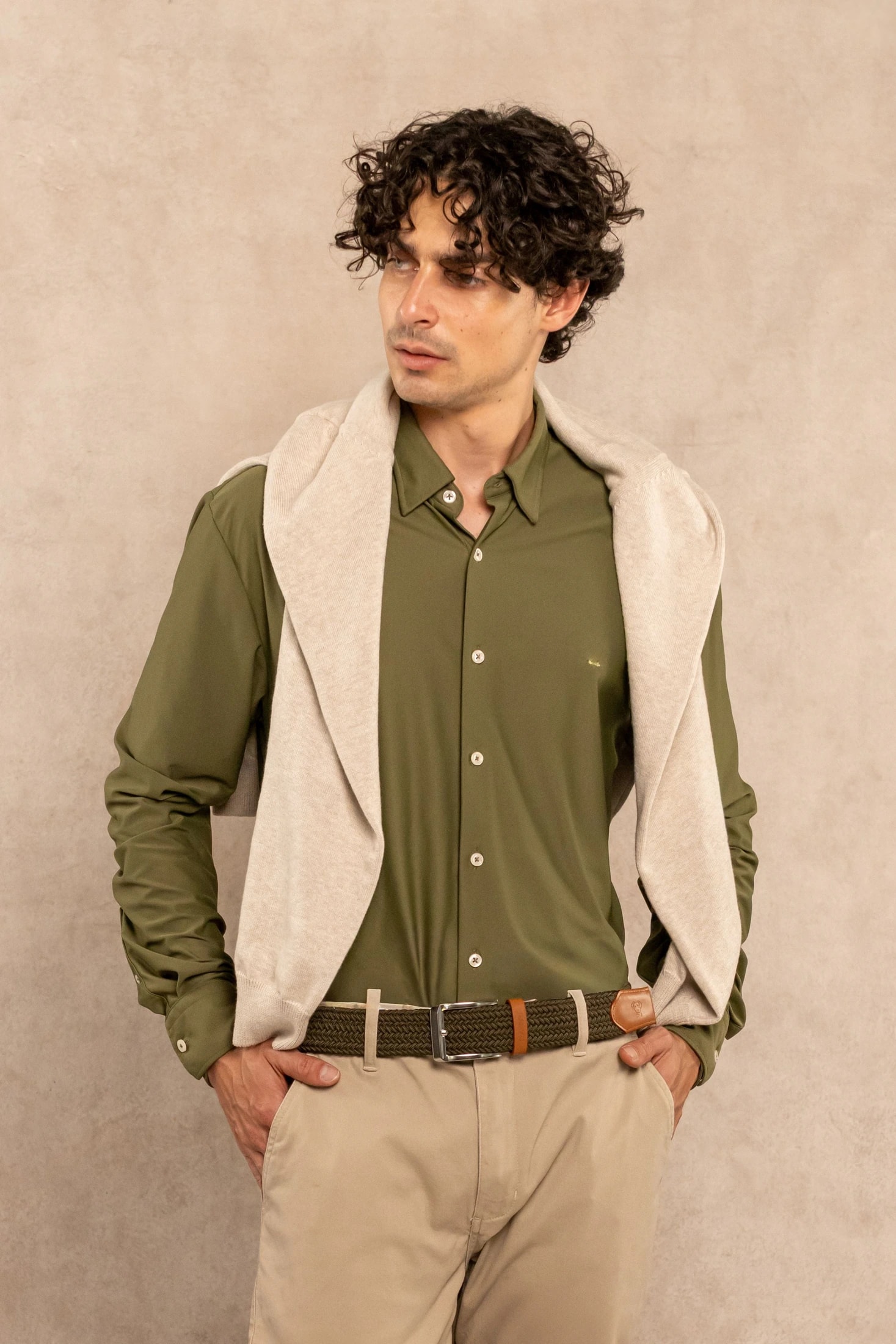 Camisa Performance Oxford Verde Militar - imagen 1