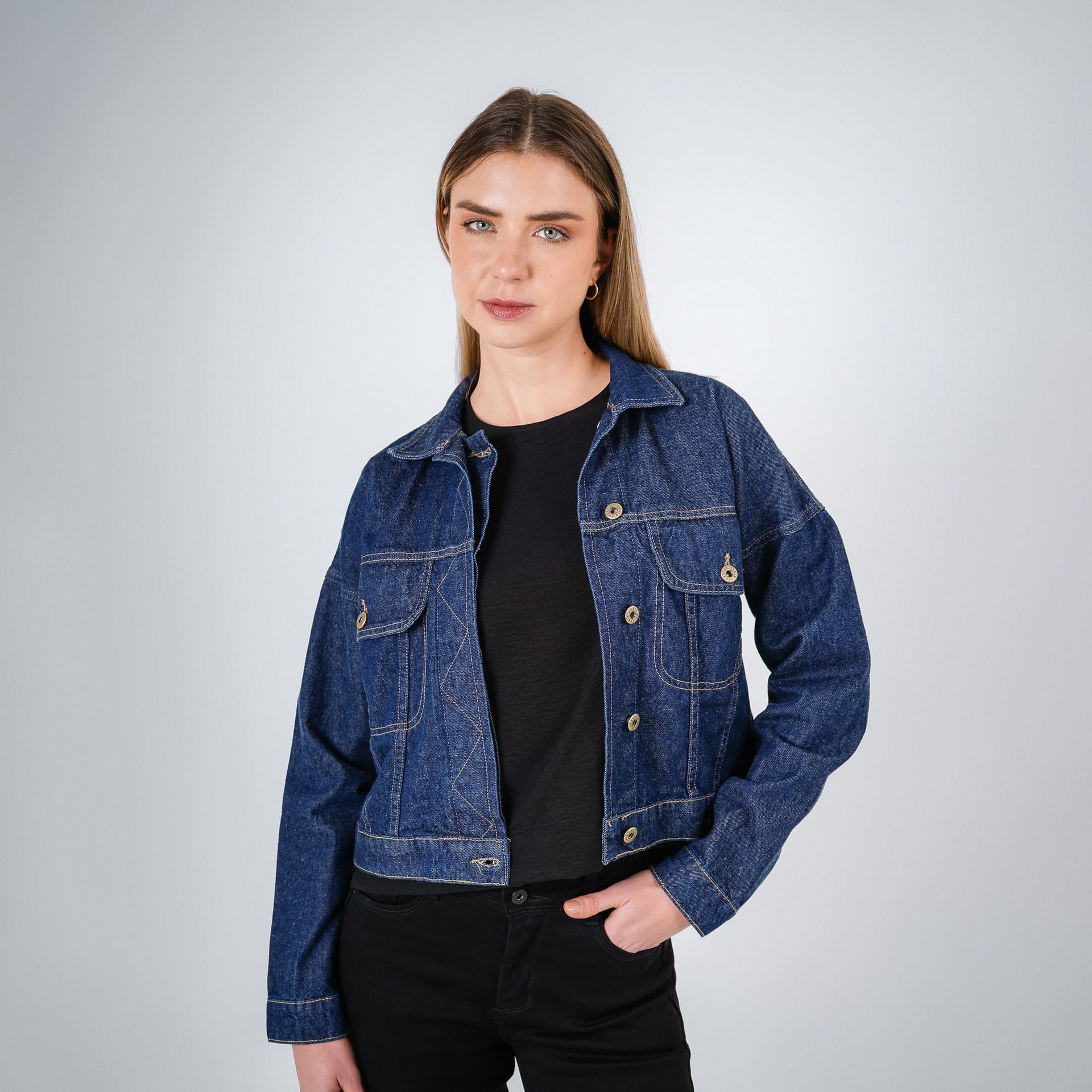 Chaqueta cazadora crop en denim cuello sport - imagen 1