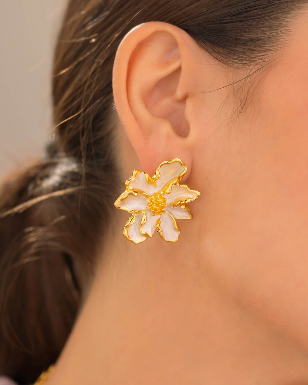 Arete Maxi Flor Perlado - imagen 1