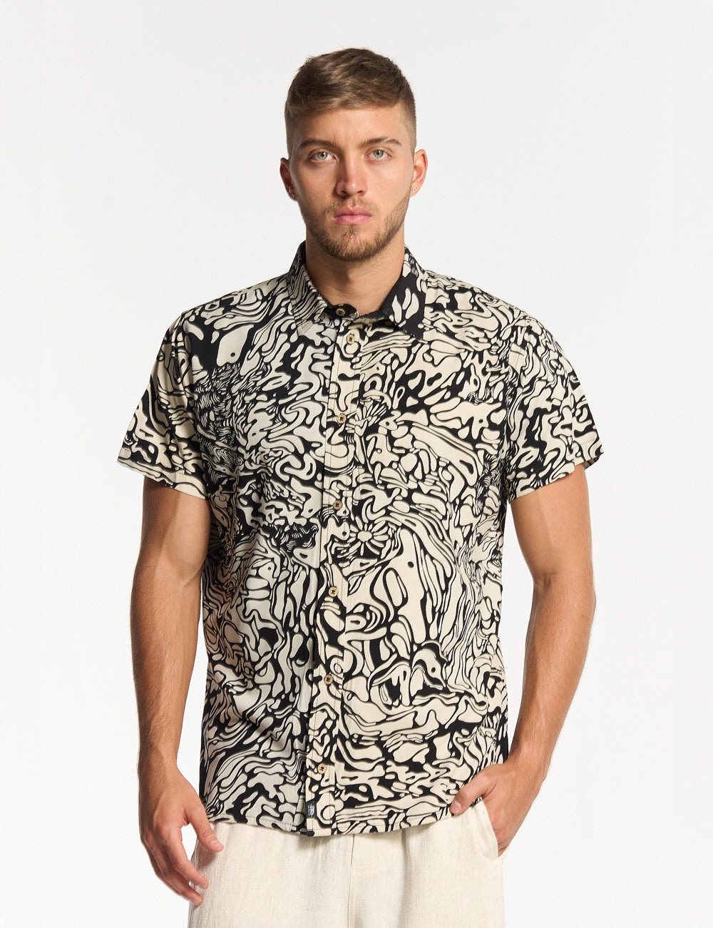 Camisa Regular Fit Pareidolia  negro + crudo Hombre - imagen 1