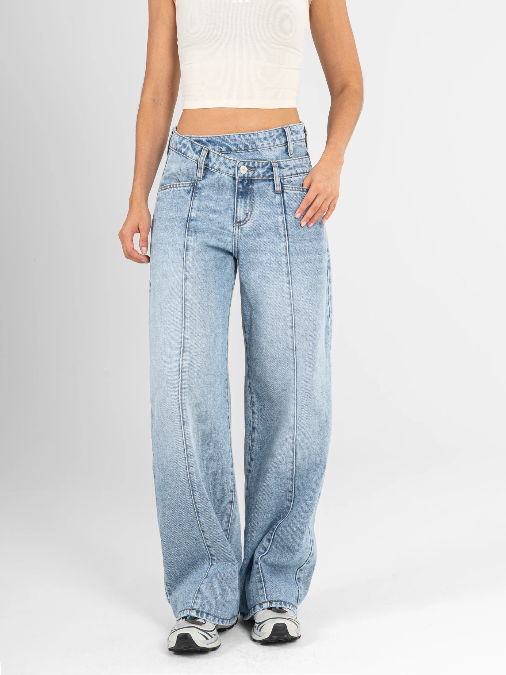 Ref: 066526 Jean wide leg, rígido, con cortes, detalle en pretina, tono azul medio - imagen 1