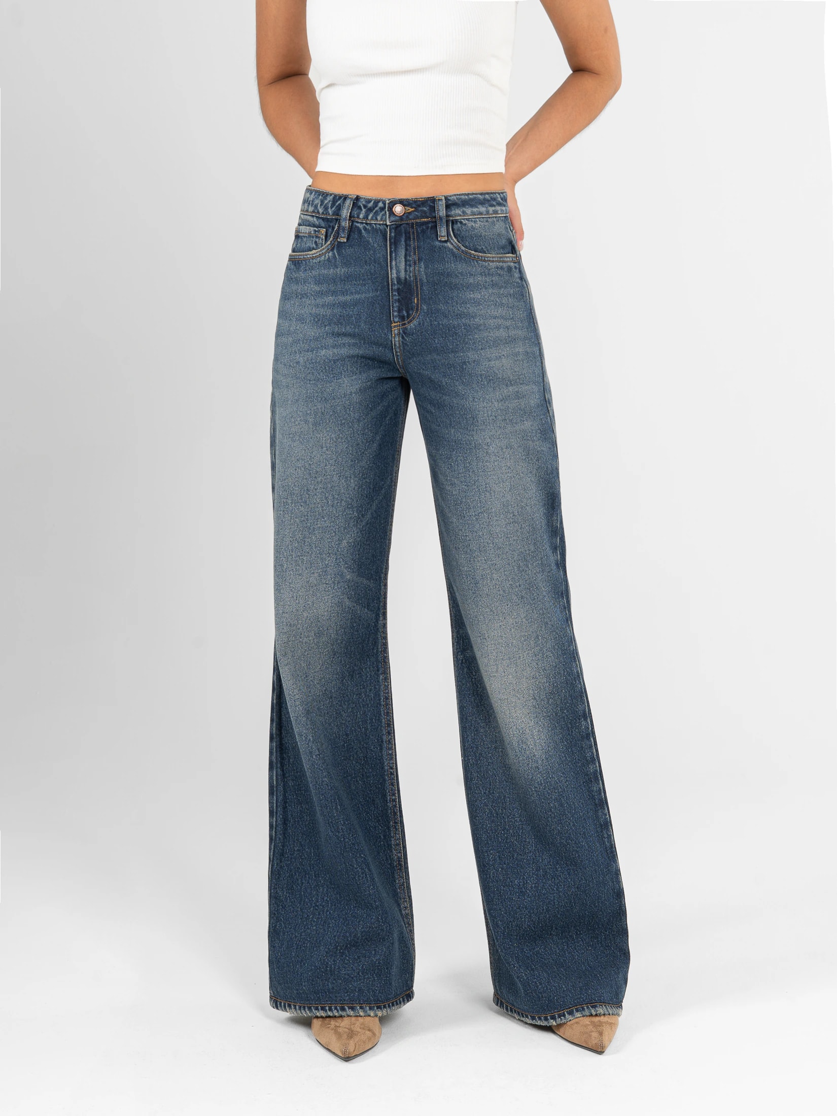 Ref: 066496 Jean mom flare, rígido, tiro alto, tono azul oscuro - imagen 1