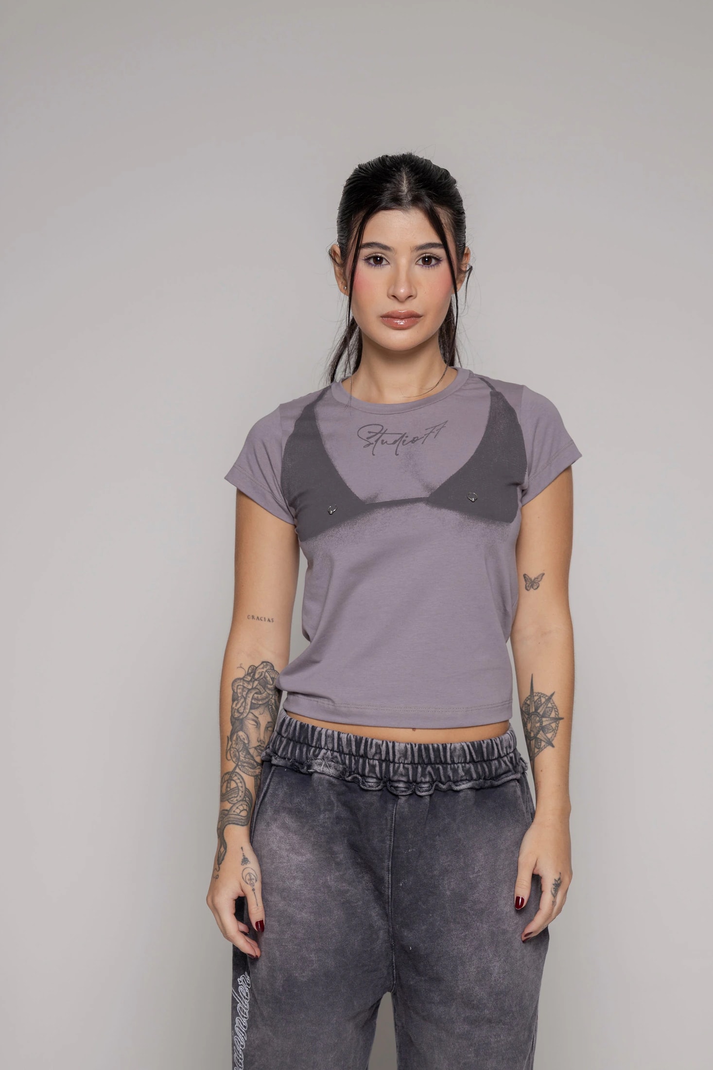 Crop T-Shirt boobs Unspeakable-Gris - imagen 1
